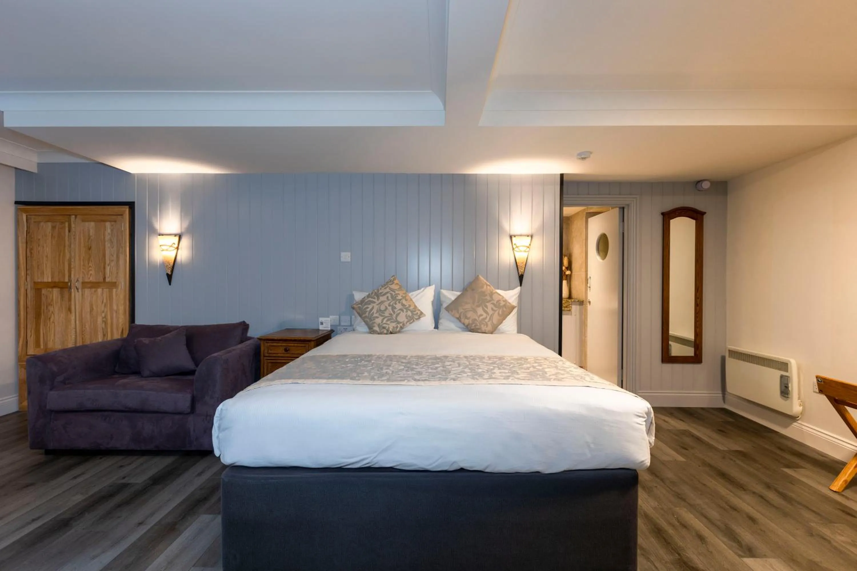 Bedroom, Bed in Best Western Manor Hotel