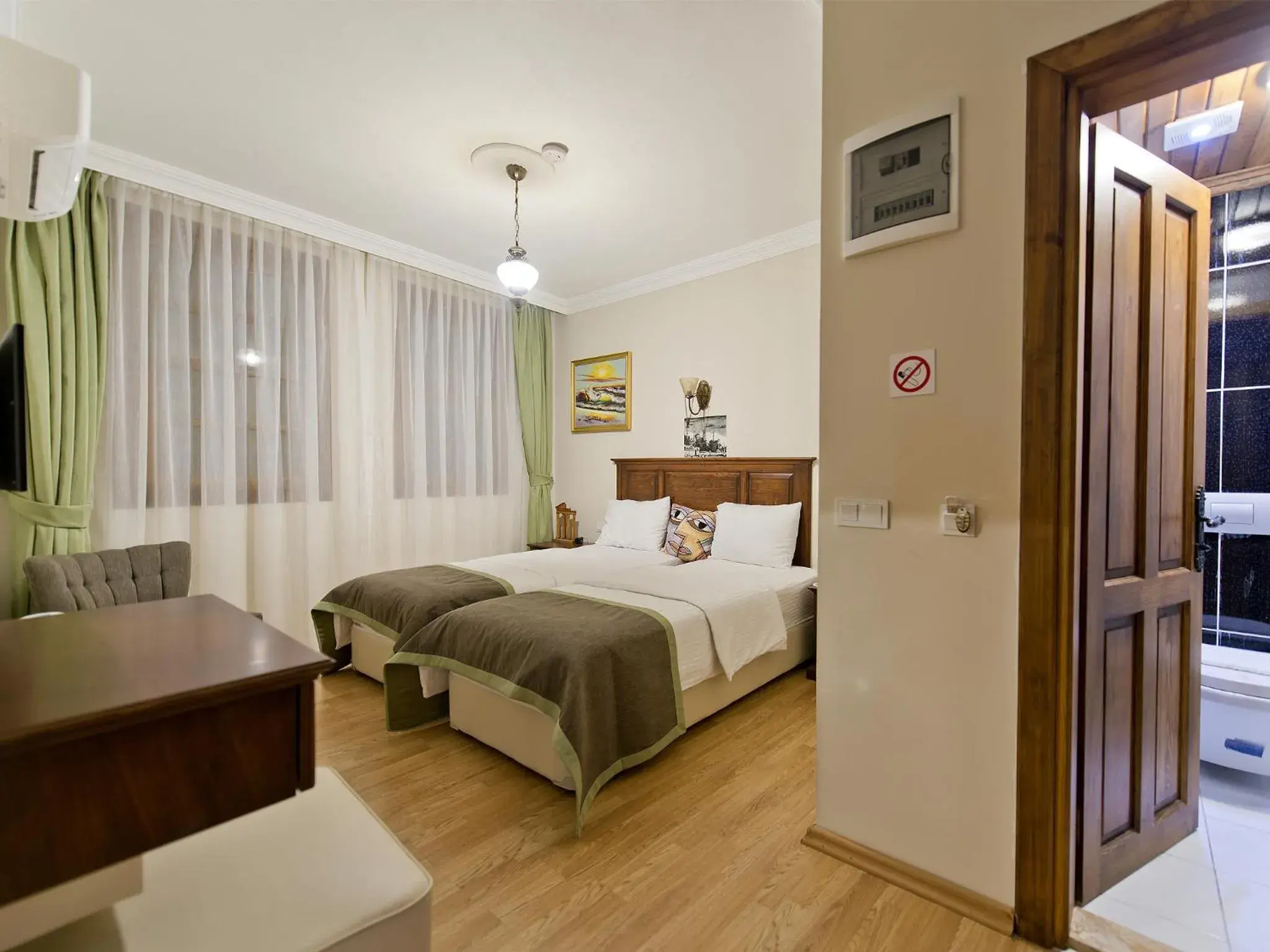 Deluxe Twin Room in Hadrian Gate Hotel Deluxe Twin Room in Hadrian Gate Hotel