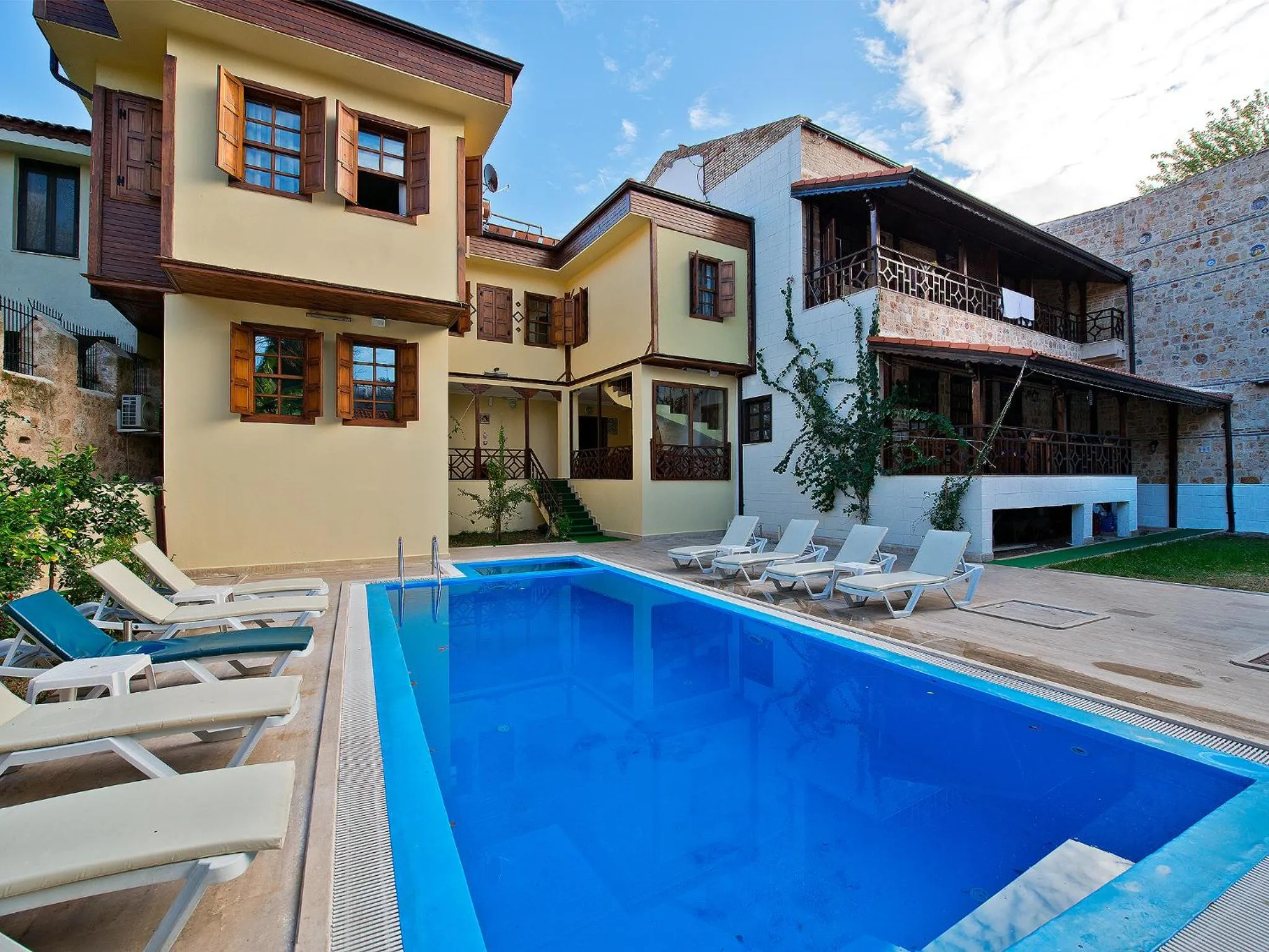 Garden in Hadrian Gate Hotel