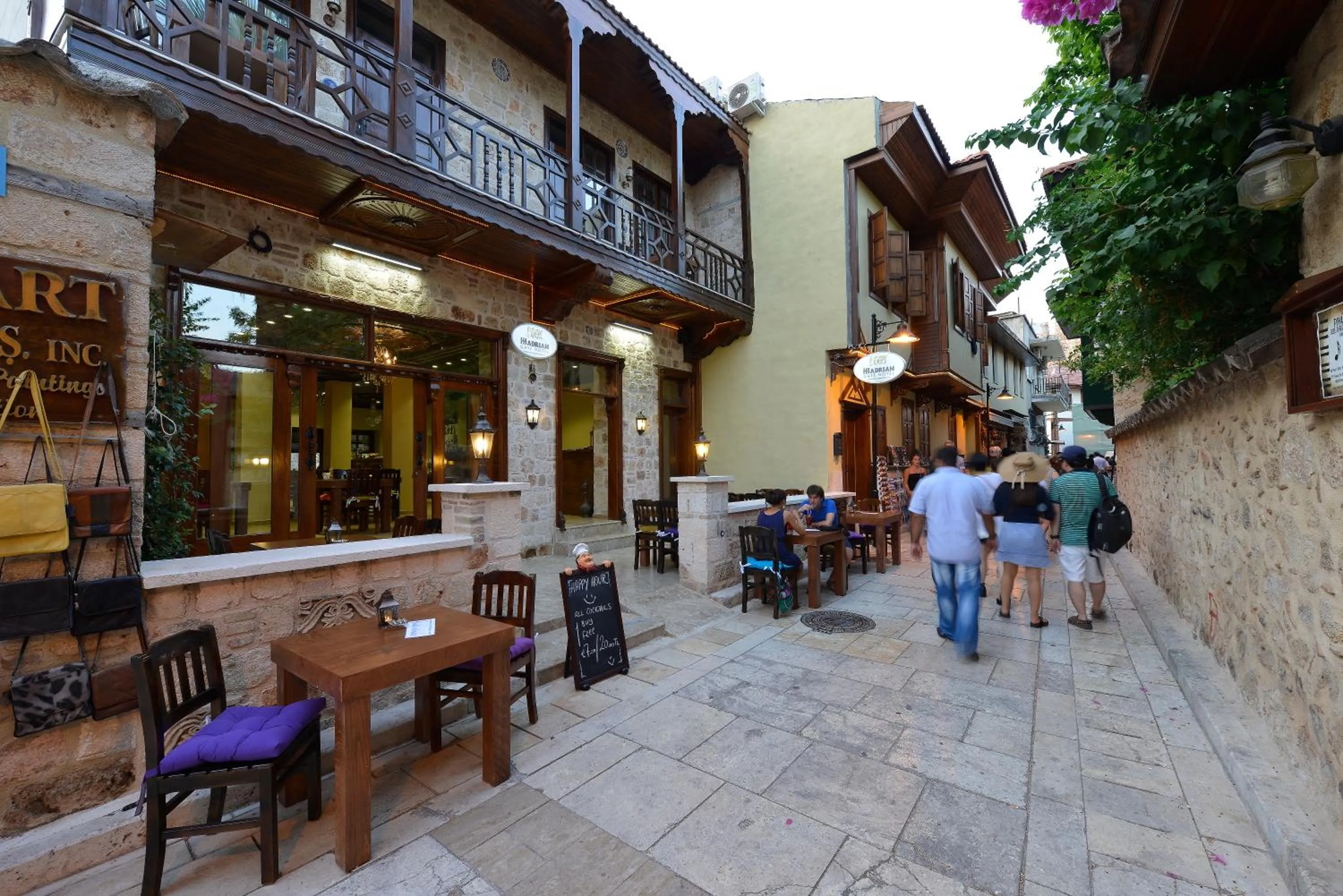 Restaurant/places to eat in Hadrian Gate Hotel