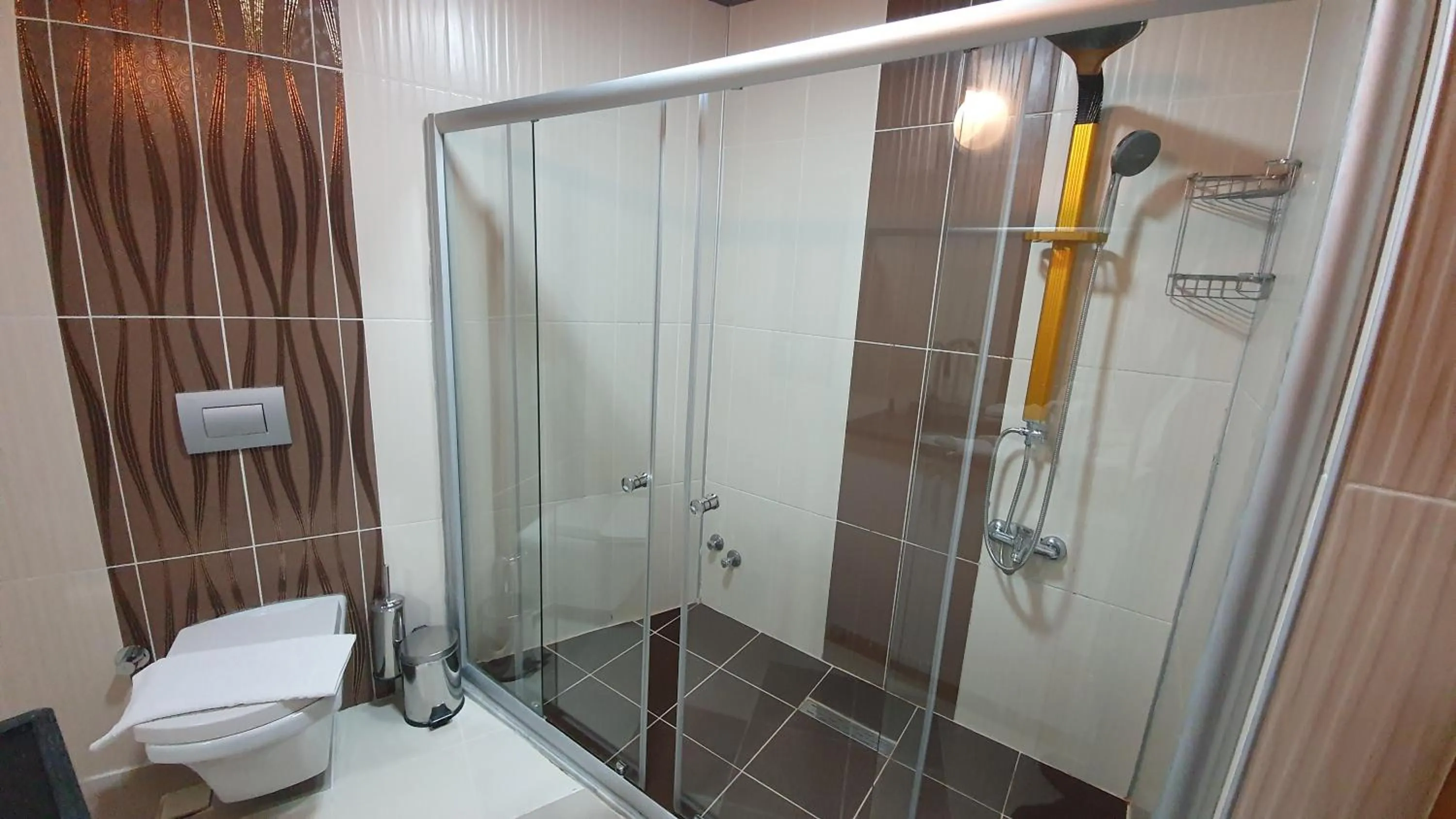 Shower in Hadrian Gate Hotel