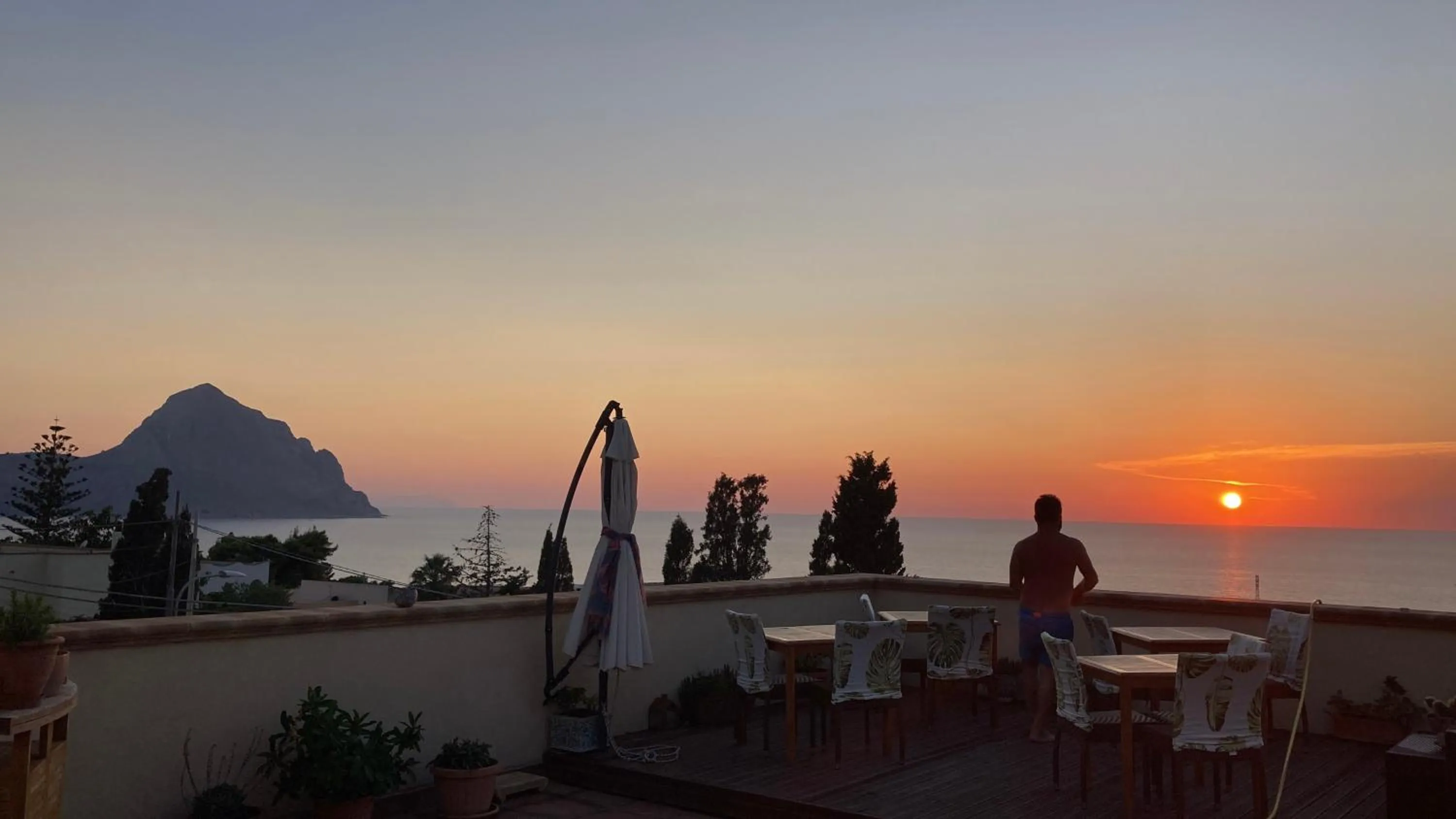 Sunset in Kalura B&B