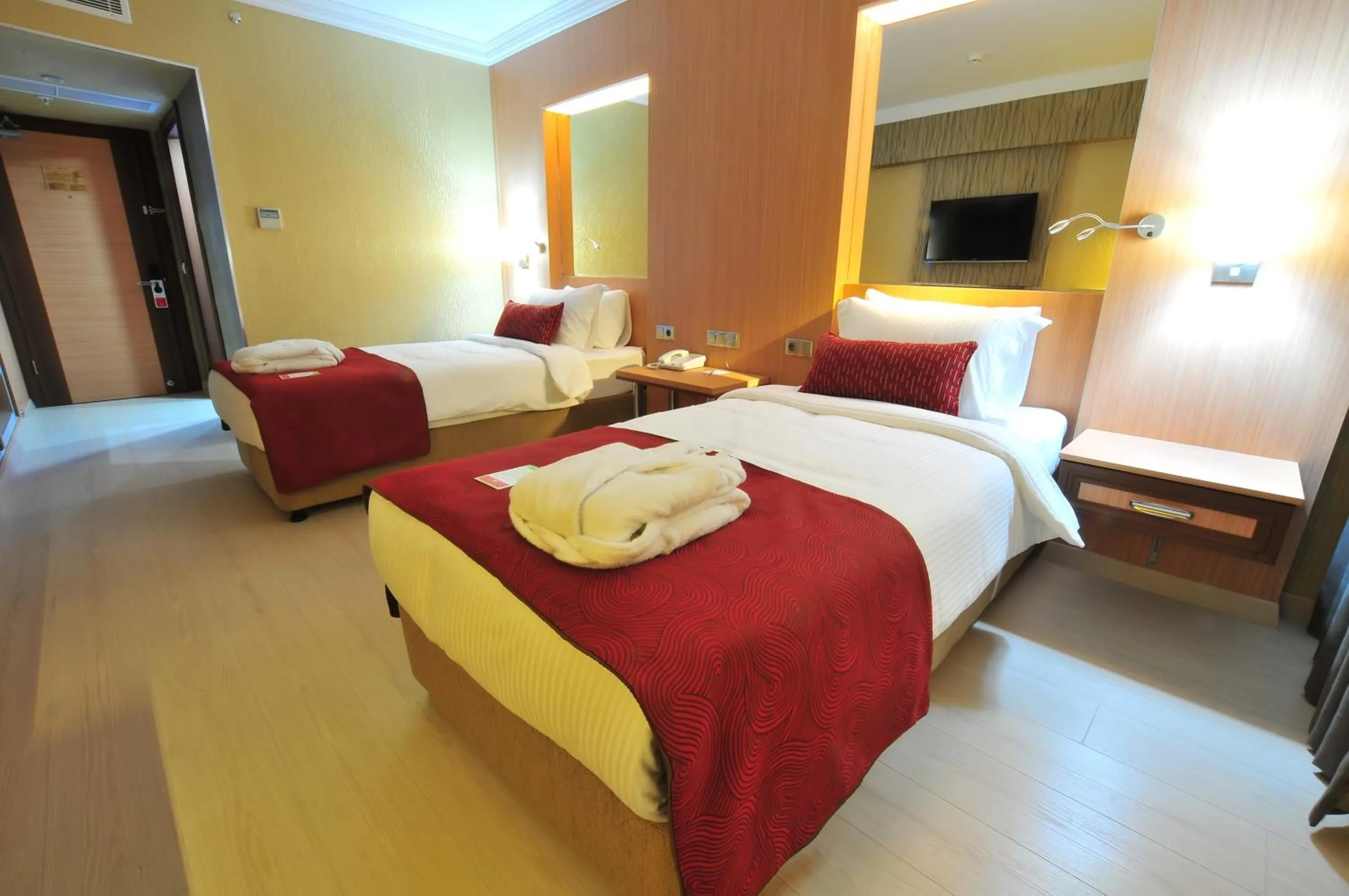 Photo of the whole room, Bed in Ramada Usak