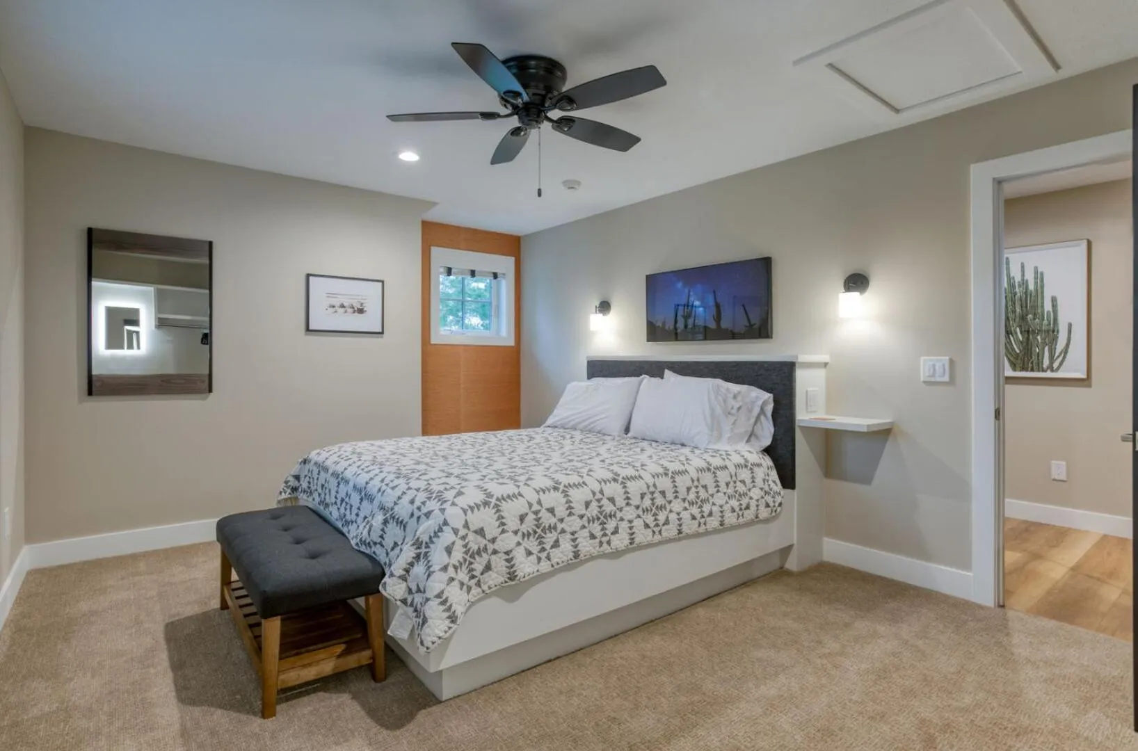 Bed in Lakemore Resort