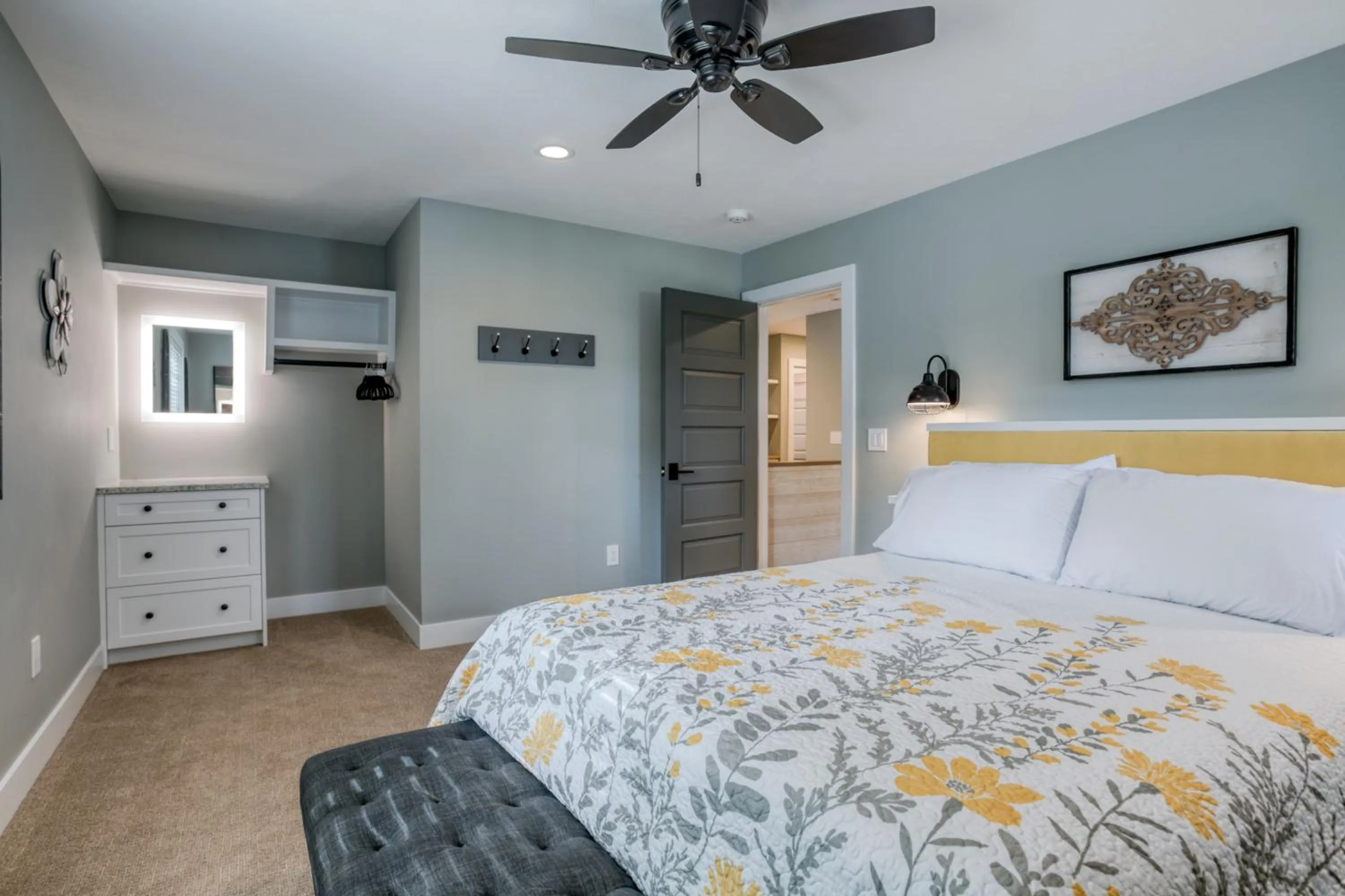 Bed in Lakemore Resort