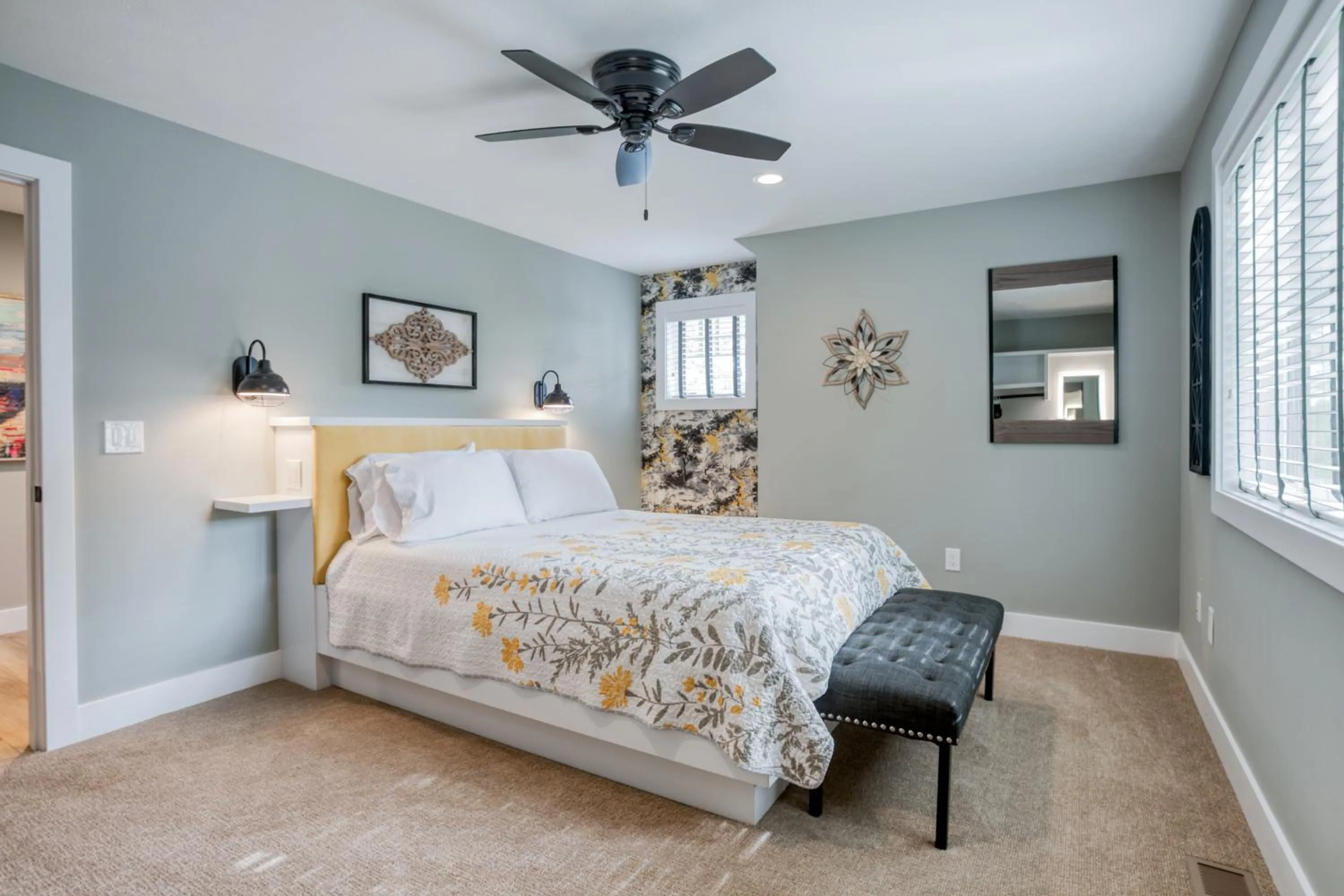 Bed in Lakemore Resort