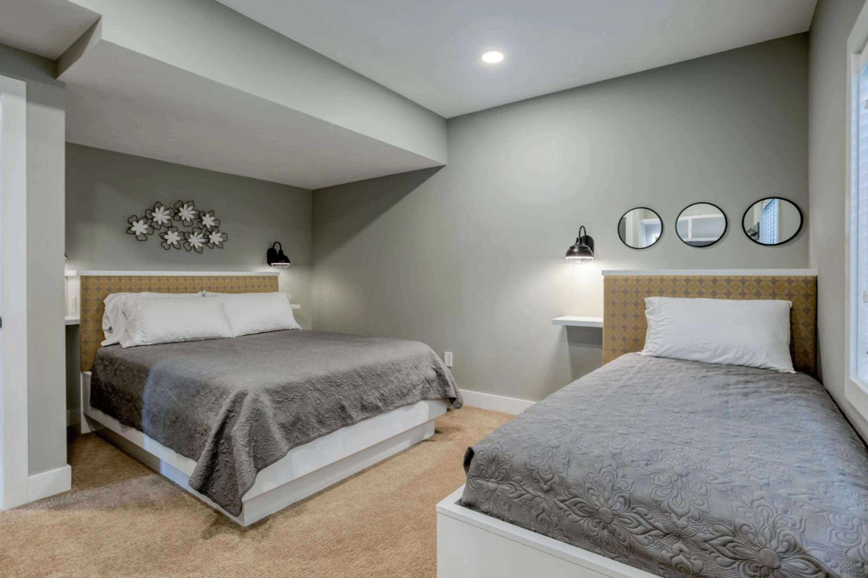 Bed in Lakemore Resort