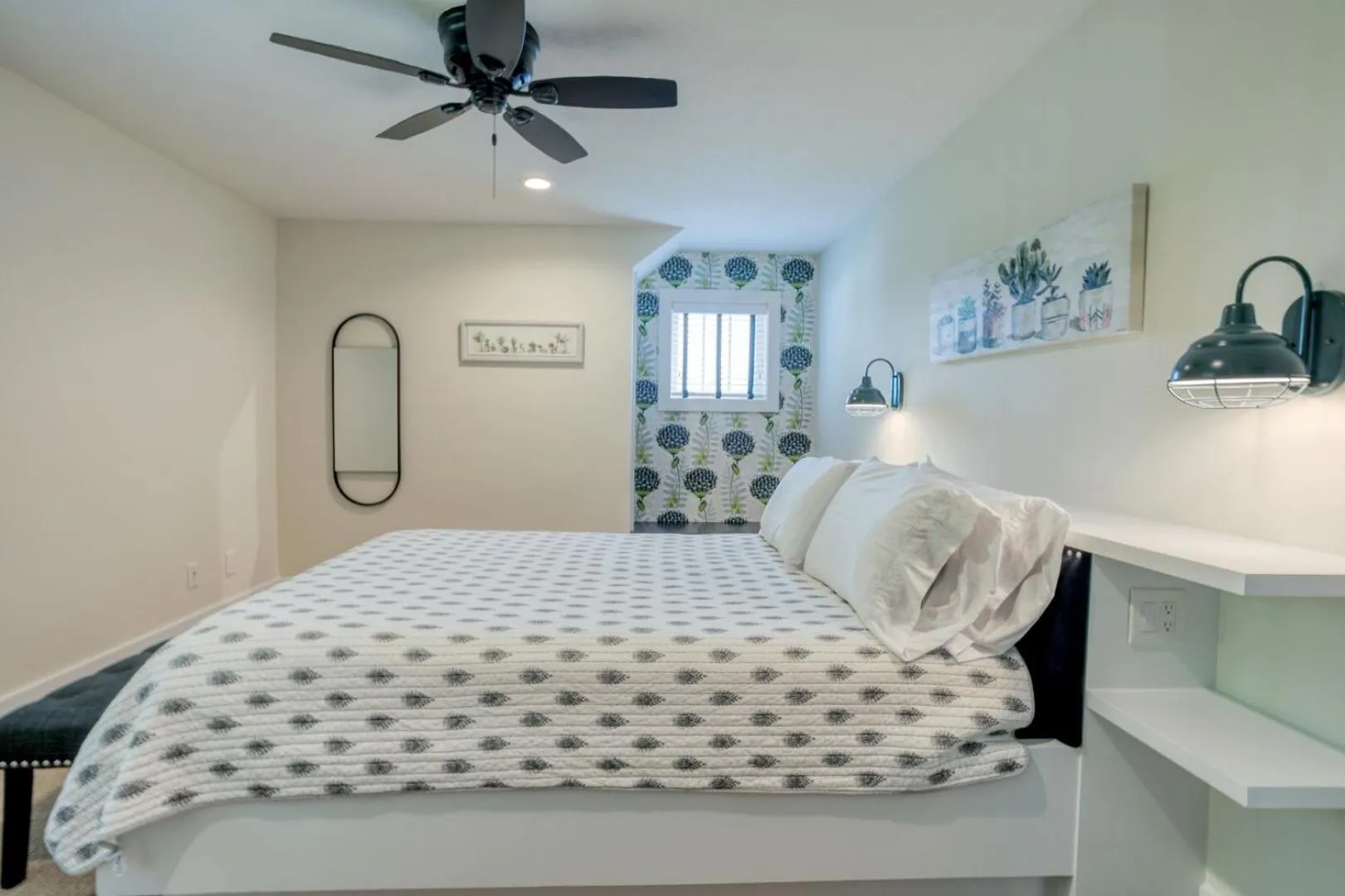 Bed in Lakemore Resort