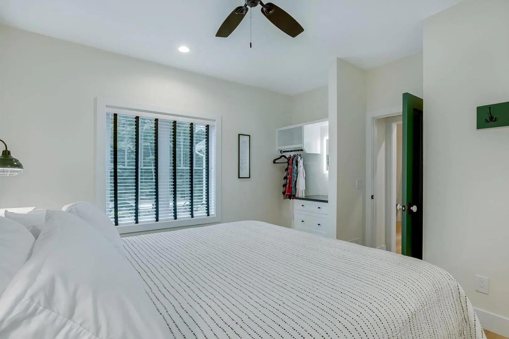 Bed in Lakemore Resort