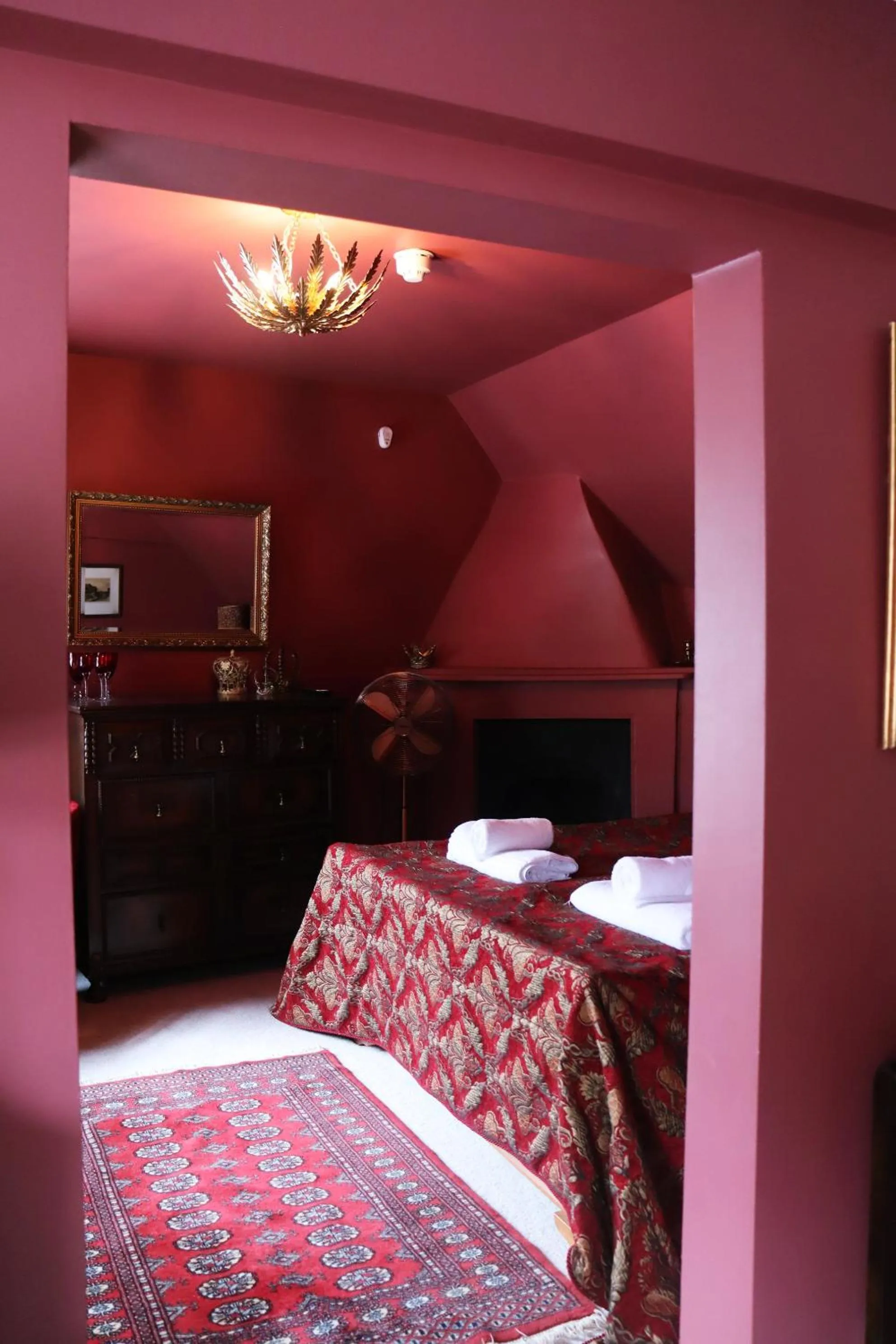 Bed in The George Inn