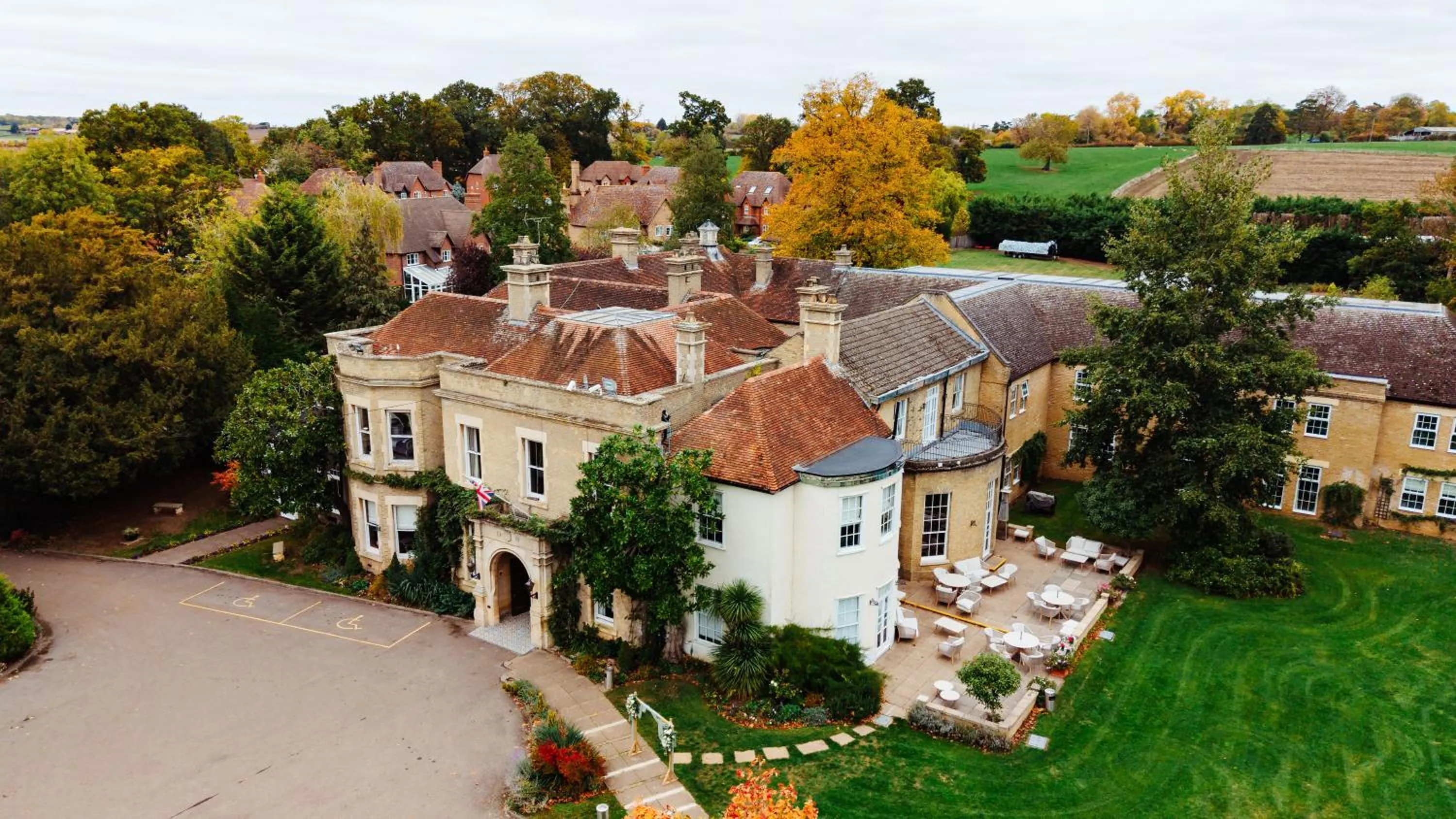 Property building in Woodland Manor Hotel