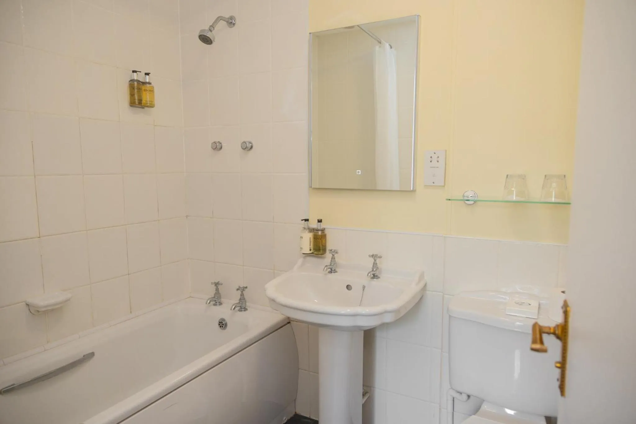 Bathroom in Woodland Manor Hotel