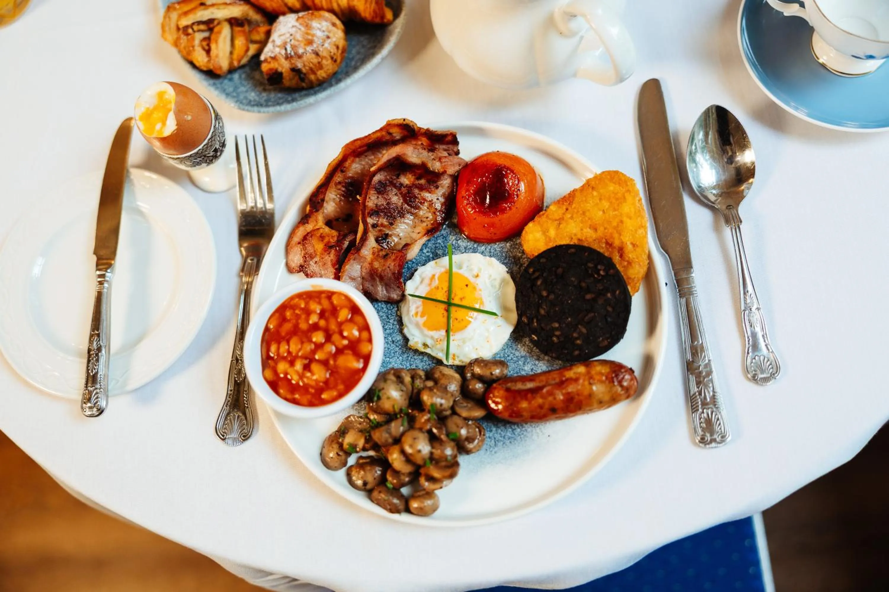 Breakfast in Woodland Manor Hotel