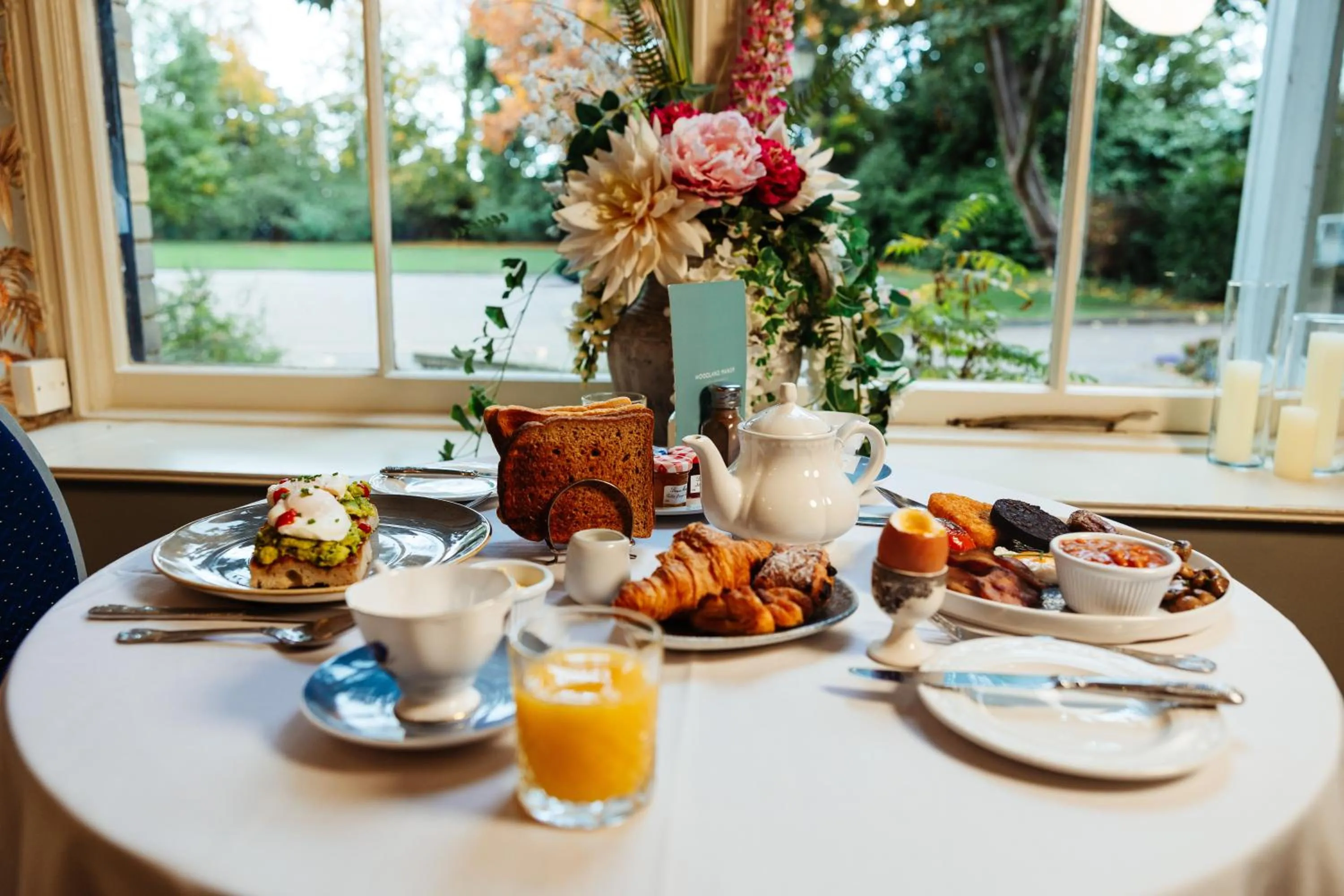 Breakfast in Woodland Manor Hotel