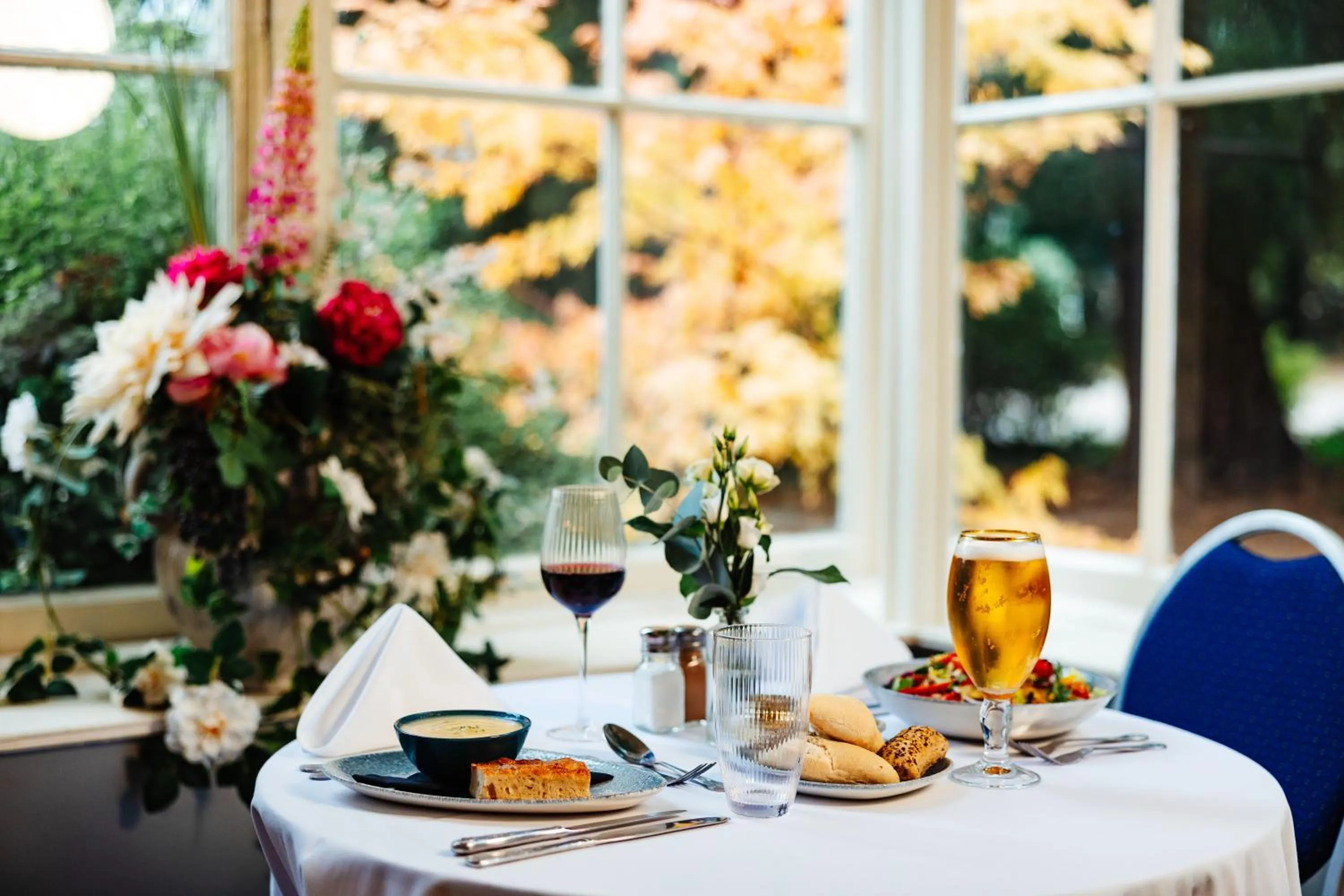 Food and drinks in Woodland Manor Hotel