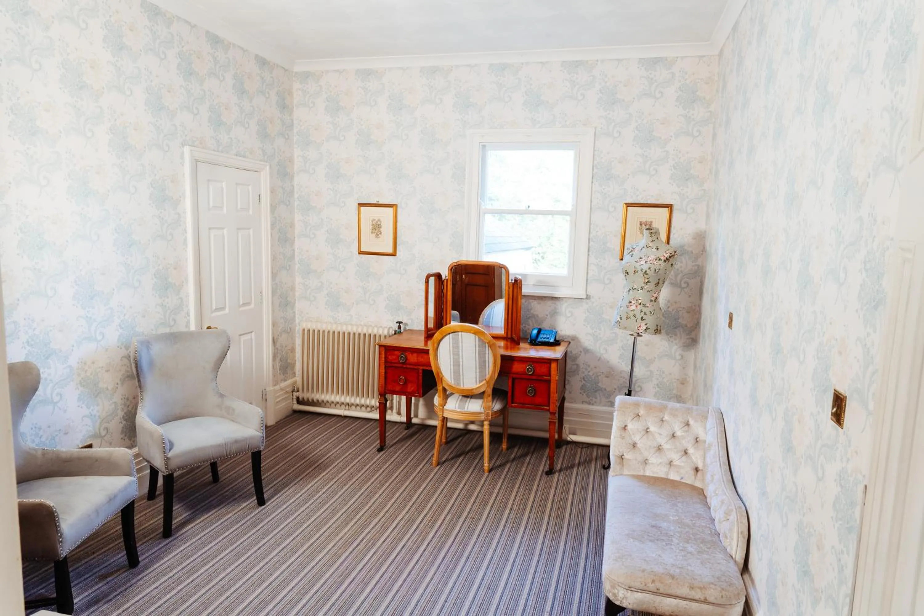 Seating area in Woodland Manor Hotel
