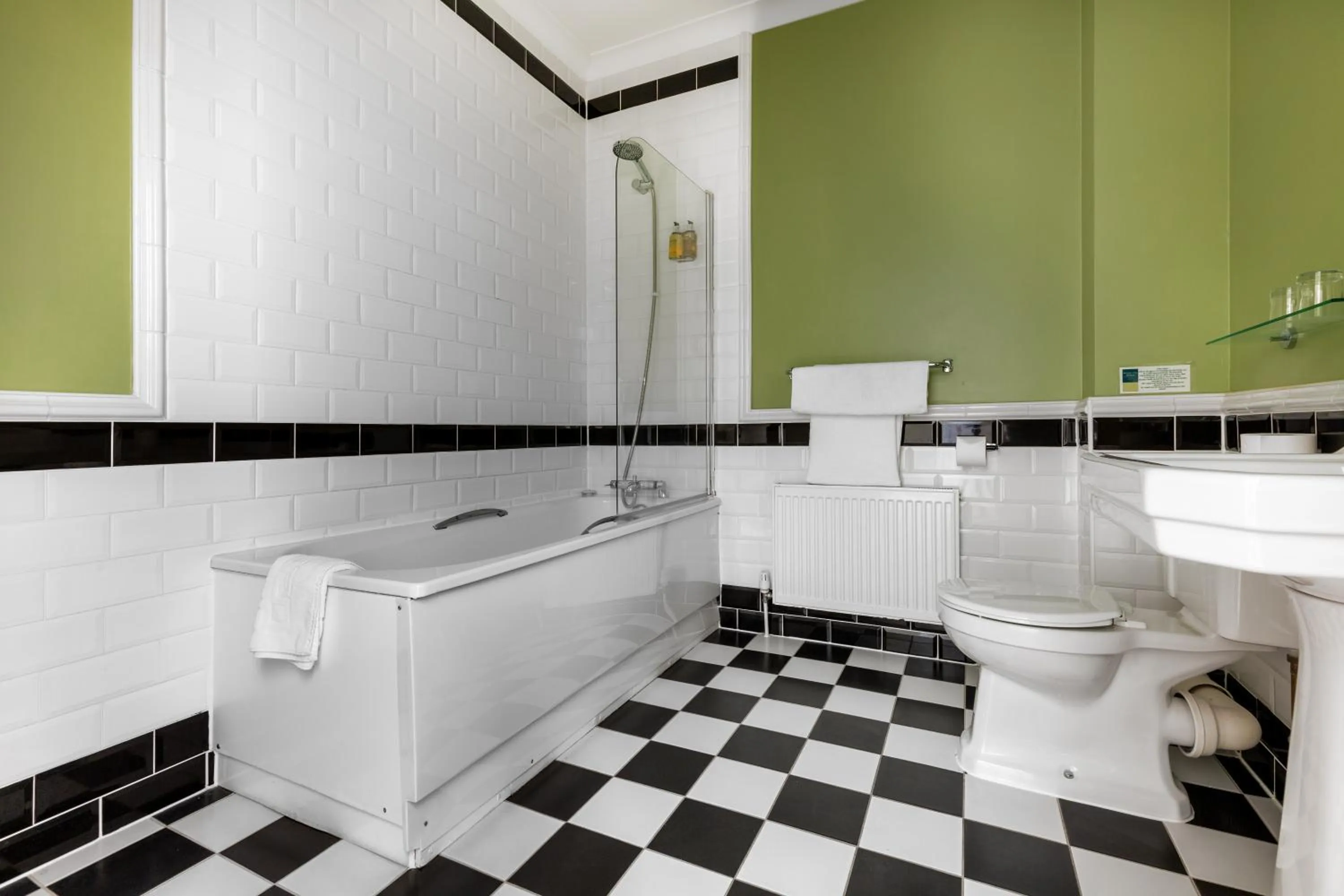 Bathroom in Woodland Manor Hotel