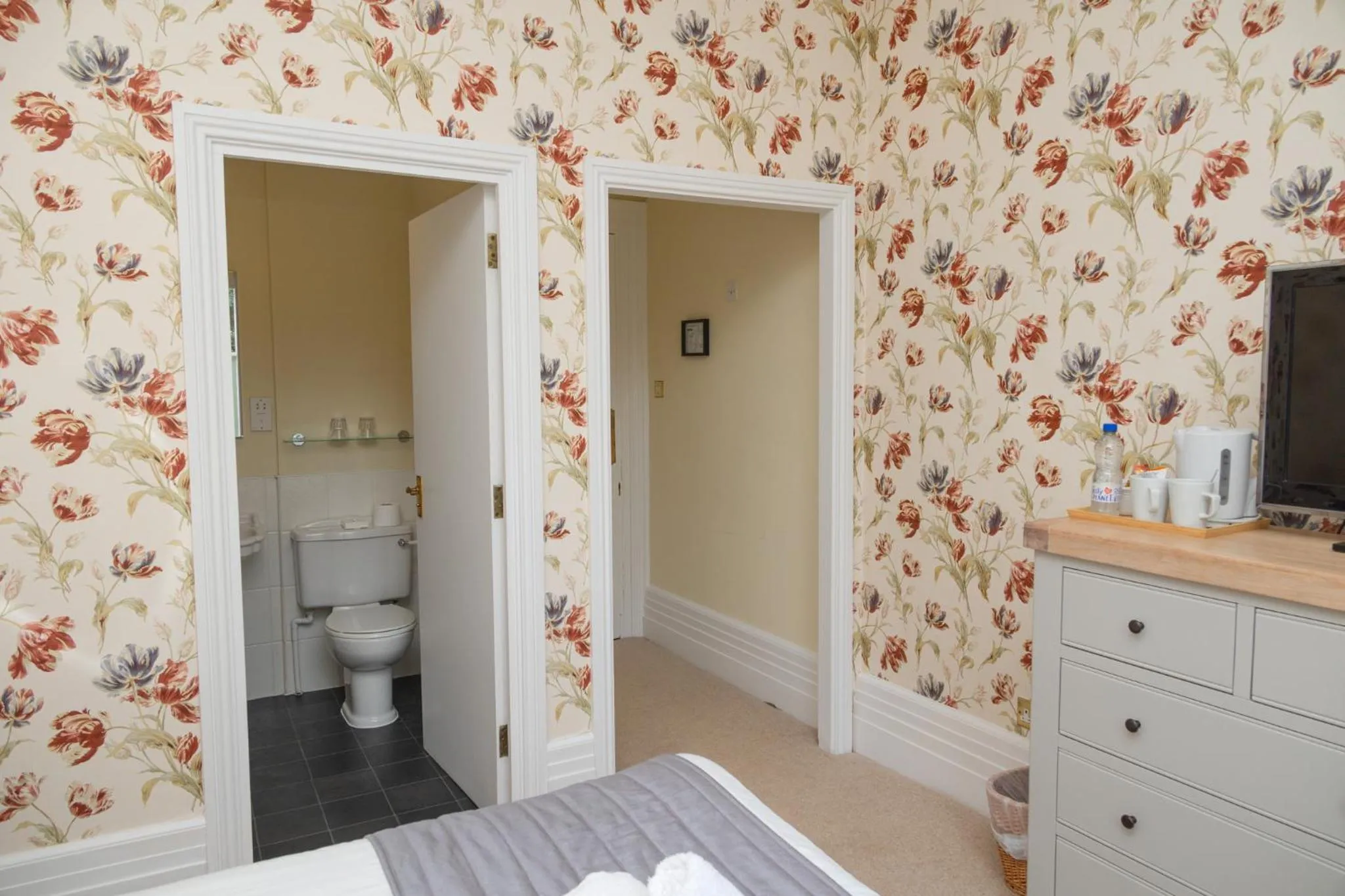 Bedroom in Woodland Manor Hotel