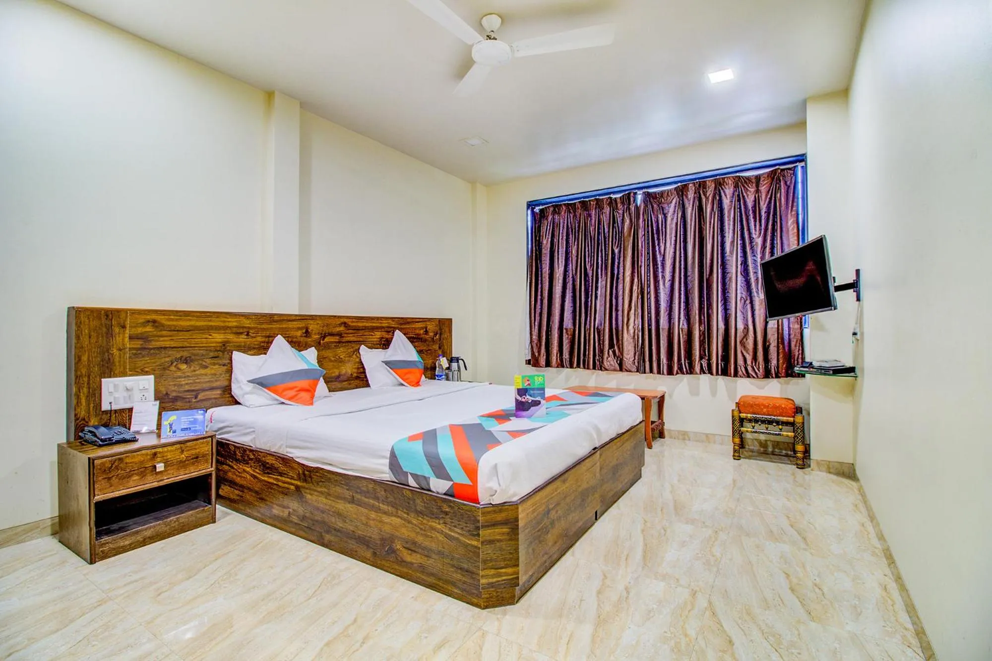 Photo of the whole room, Bed in Rutugandh Heritage