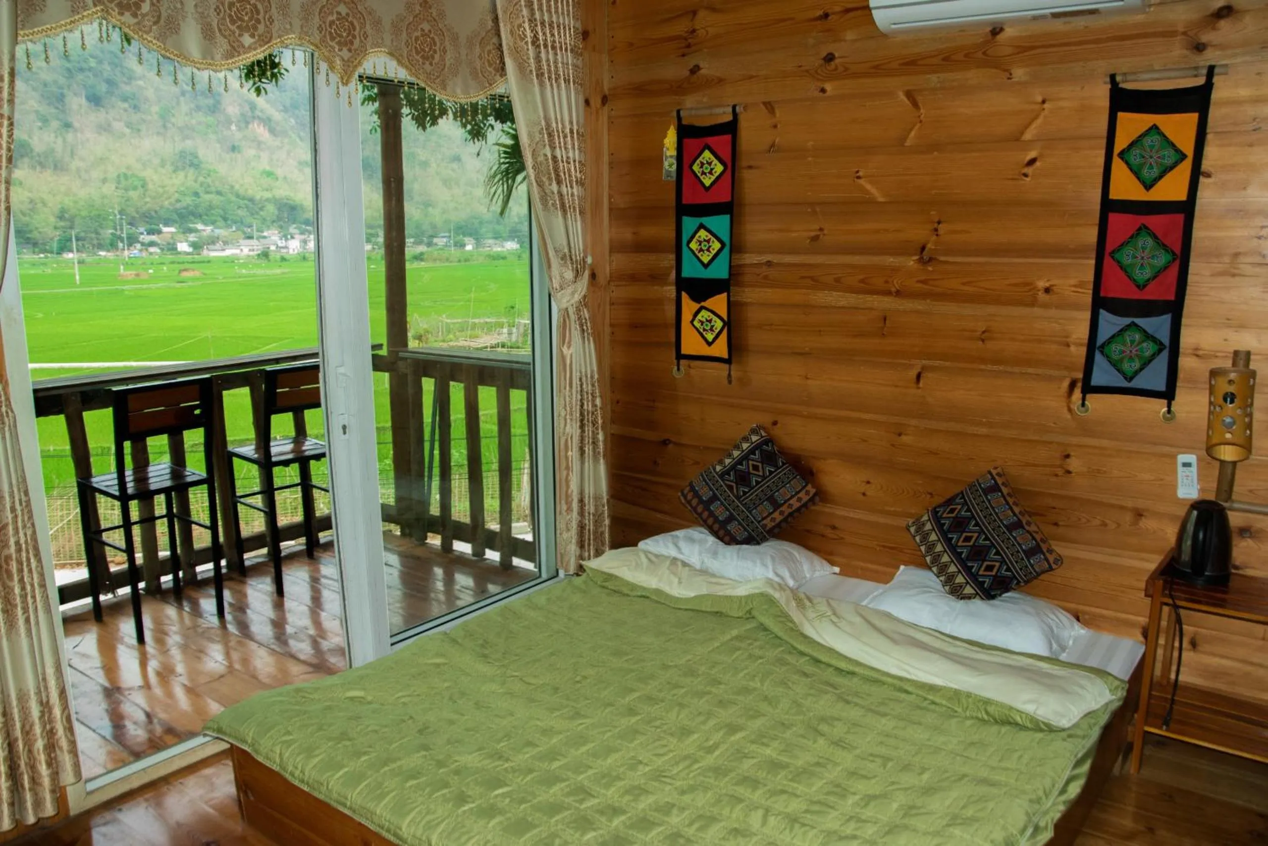 Bed in Mai Chau La Vida Homestay