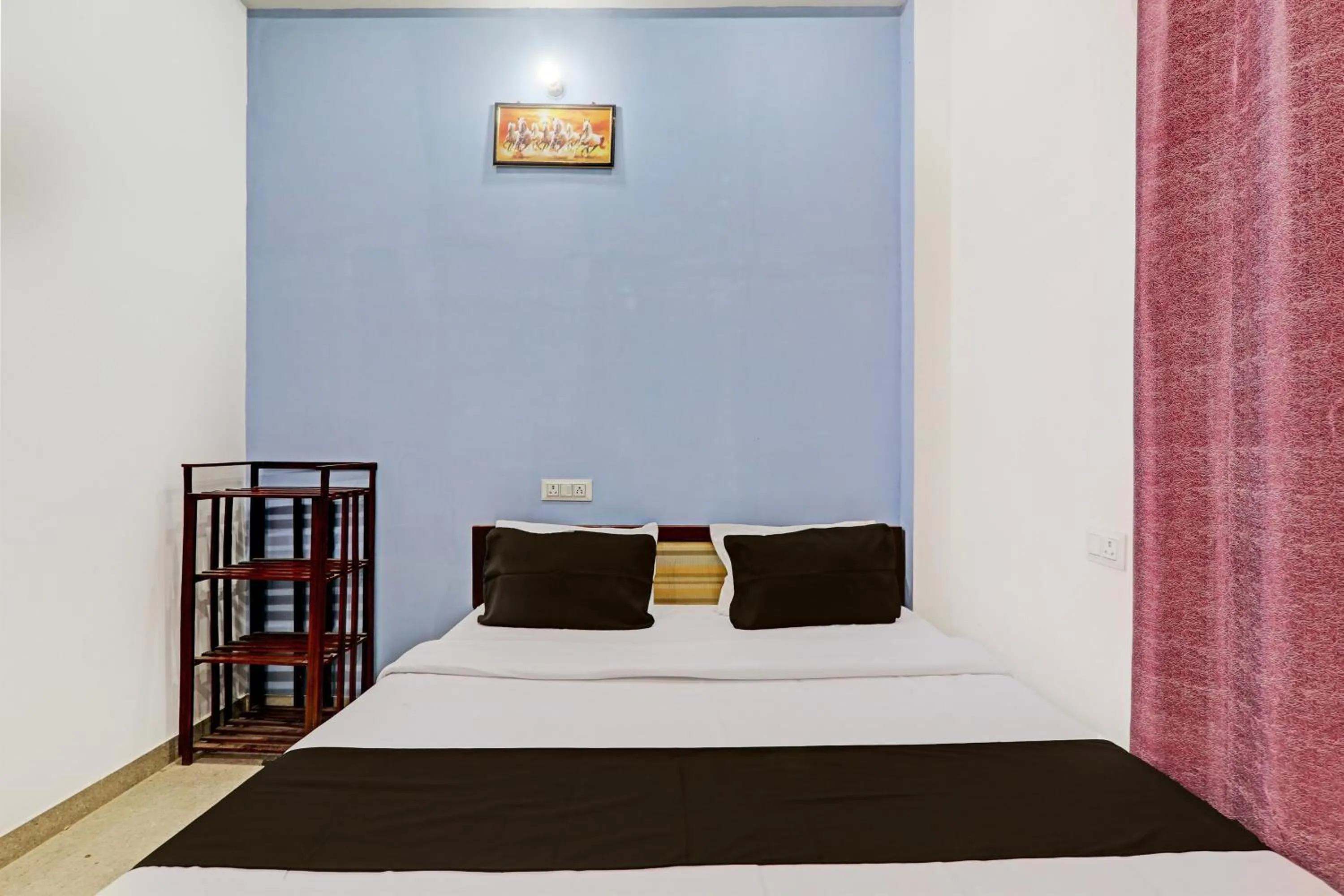 Lobby or reception, Bed in Hotel O Vikas Inn
