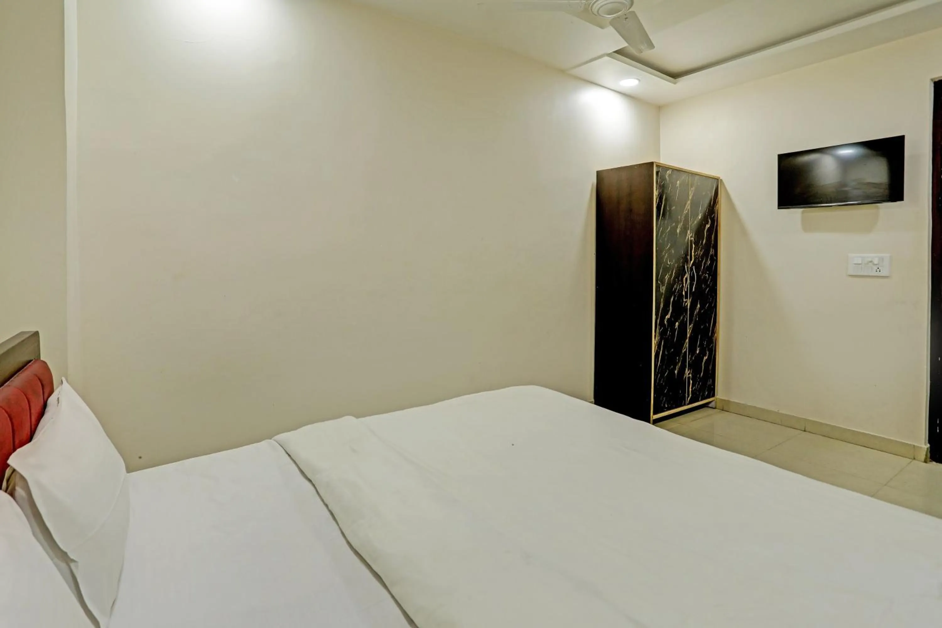 Bedroom, Bed in Super Hotel O Solam Inn