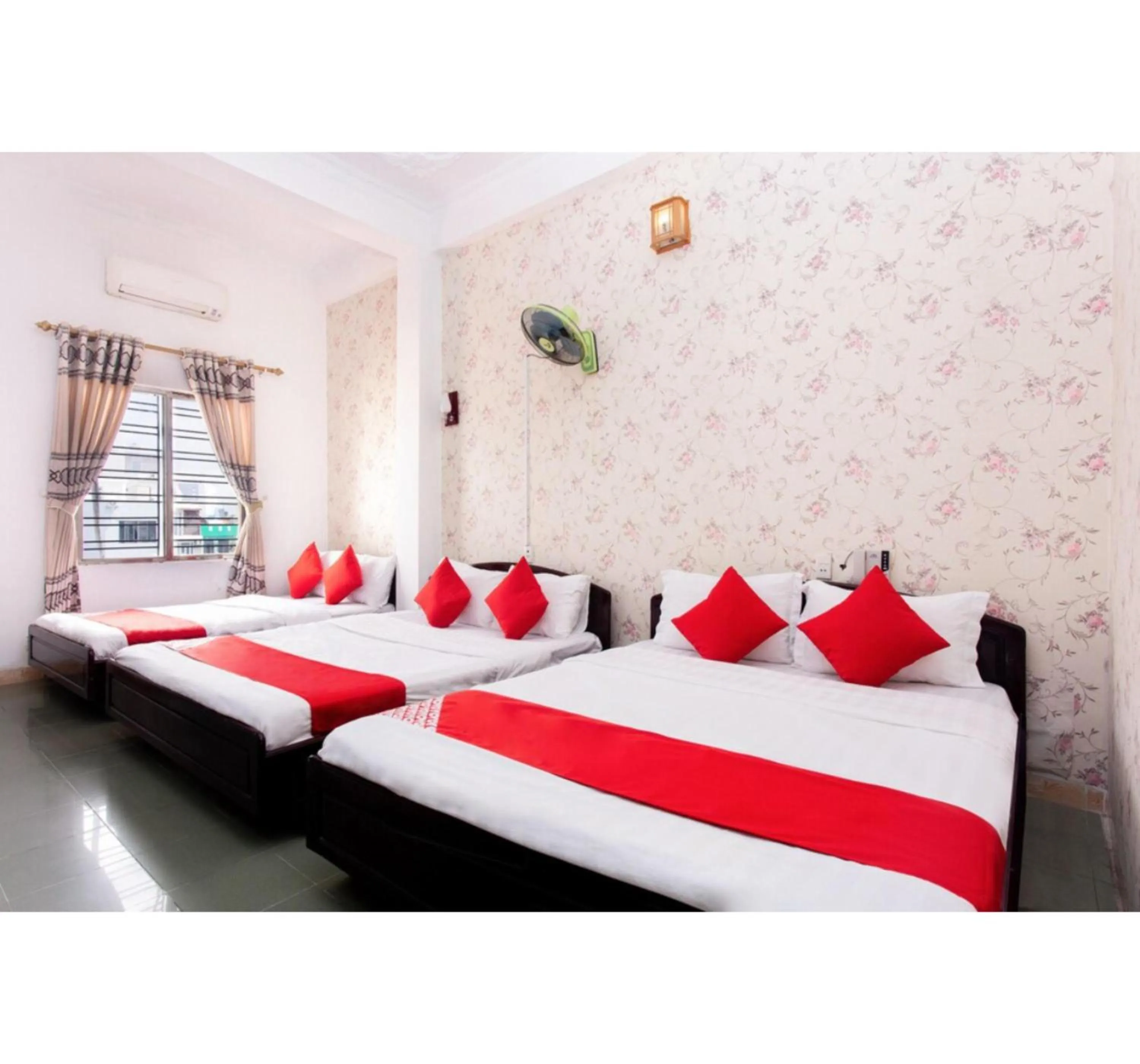 Bedroom in OYO 553 Truong Giang Hotel