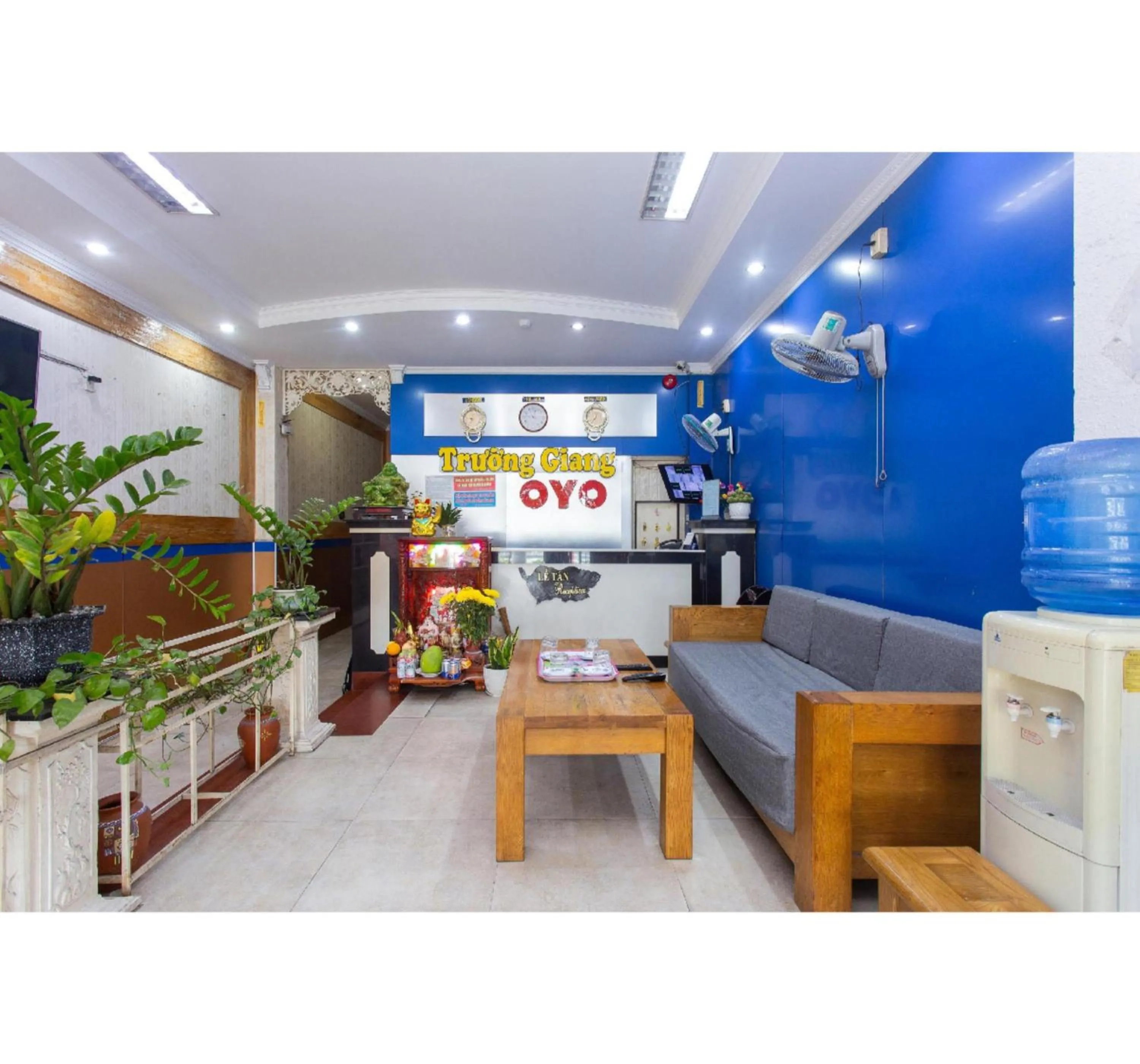 Lobby or reception in OYO 553 Truong Giang Hotel