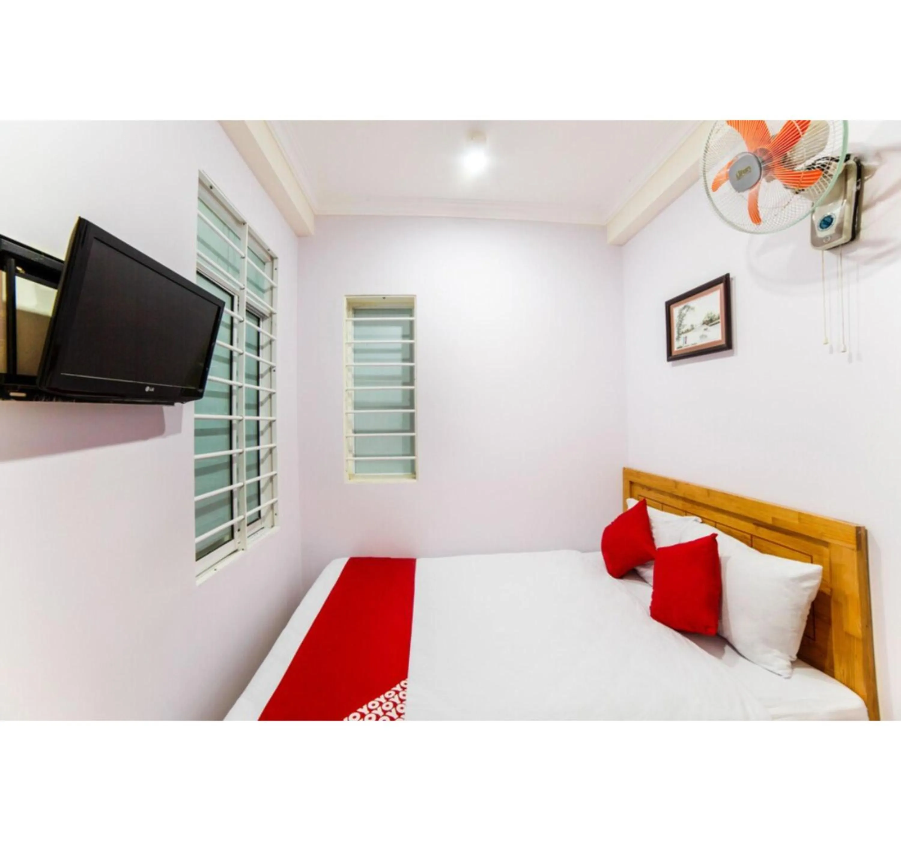 Bedroom in OYO 553 Truong Giang Hotel