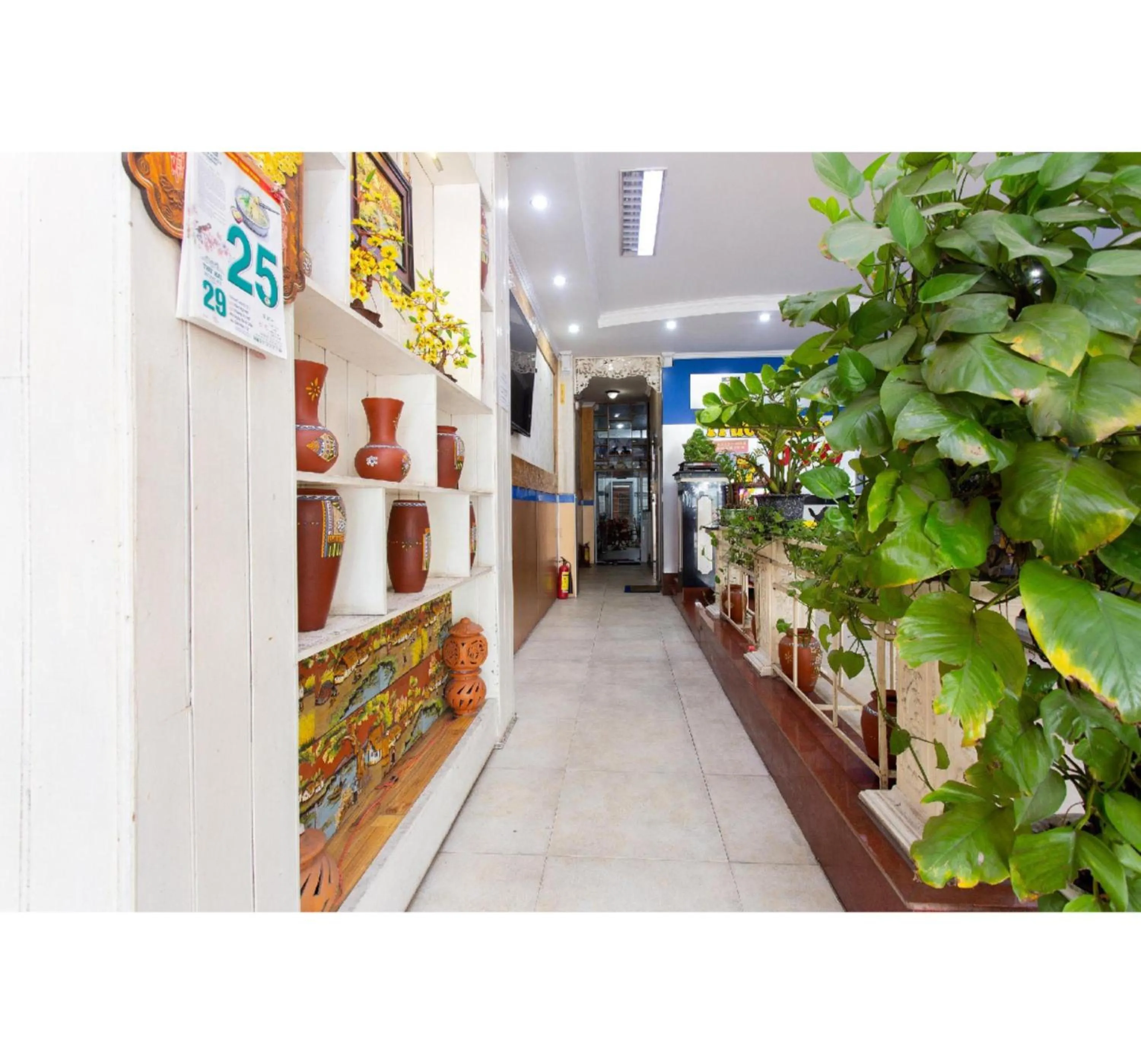 Lobby or reception in OYO 553 Truong Giang Hotel