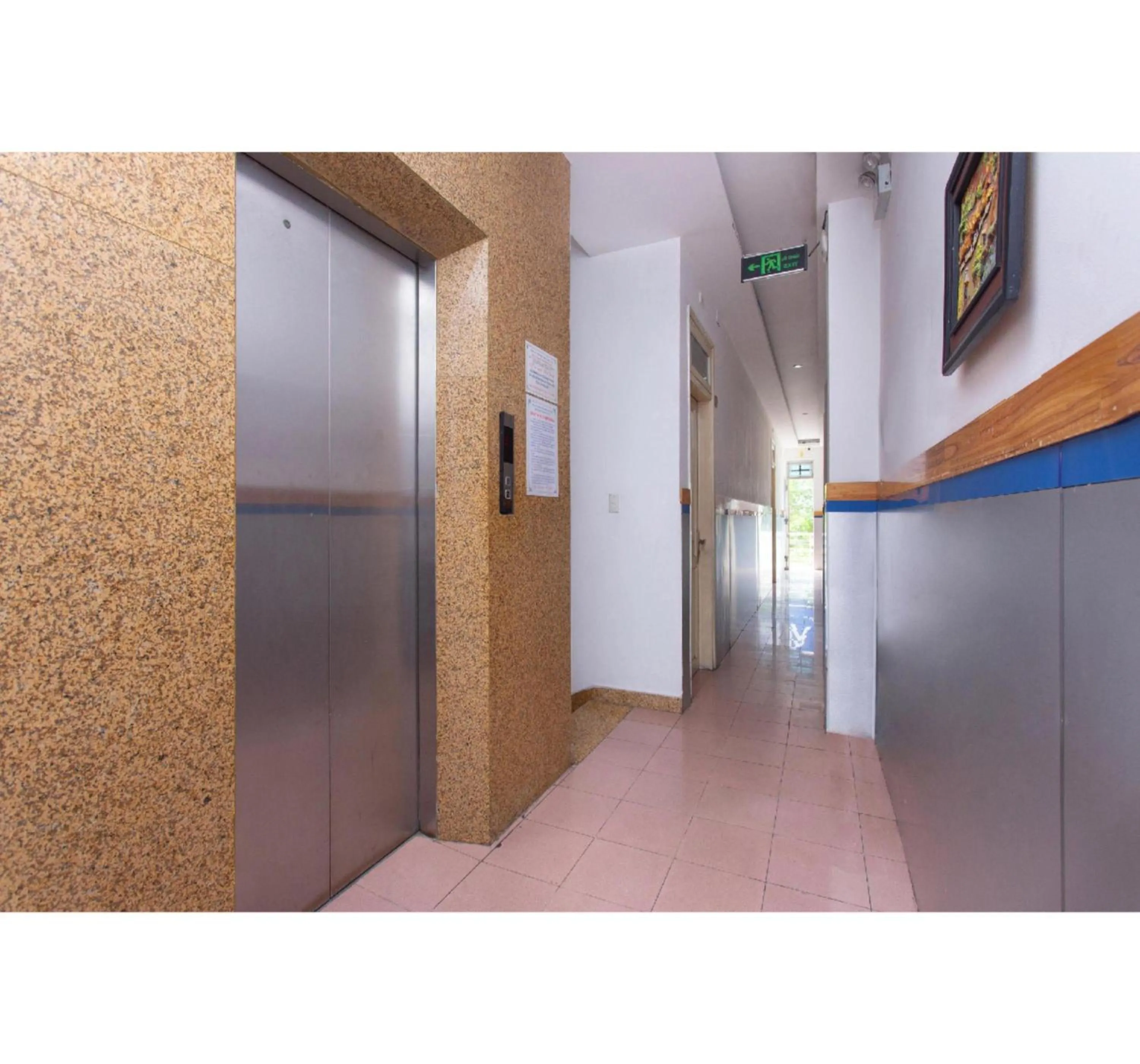 Lobby or reception in OYO 553 Truong Giang Hotel