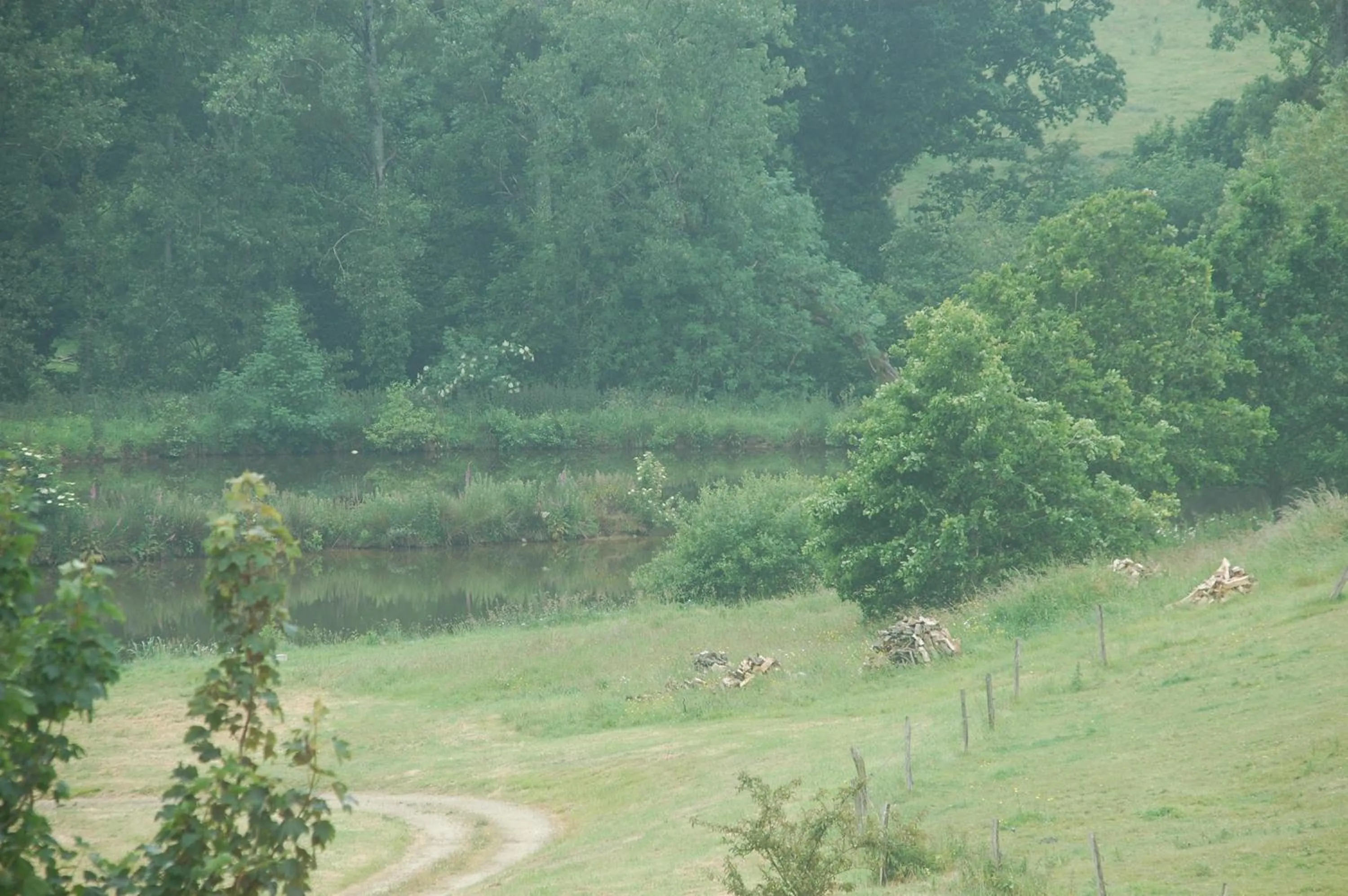 Property building in Le Chateau de Claids
