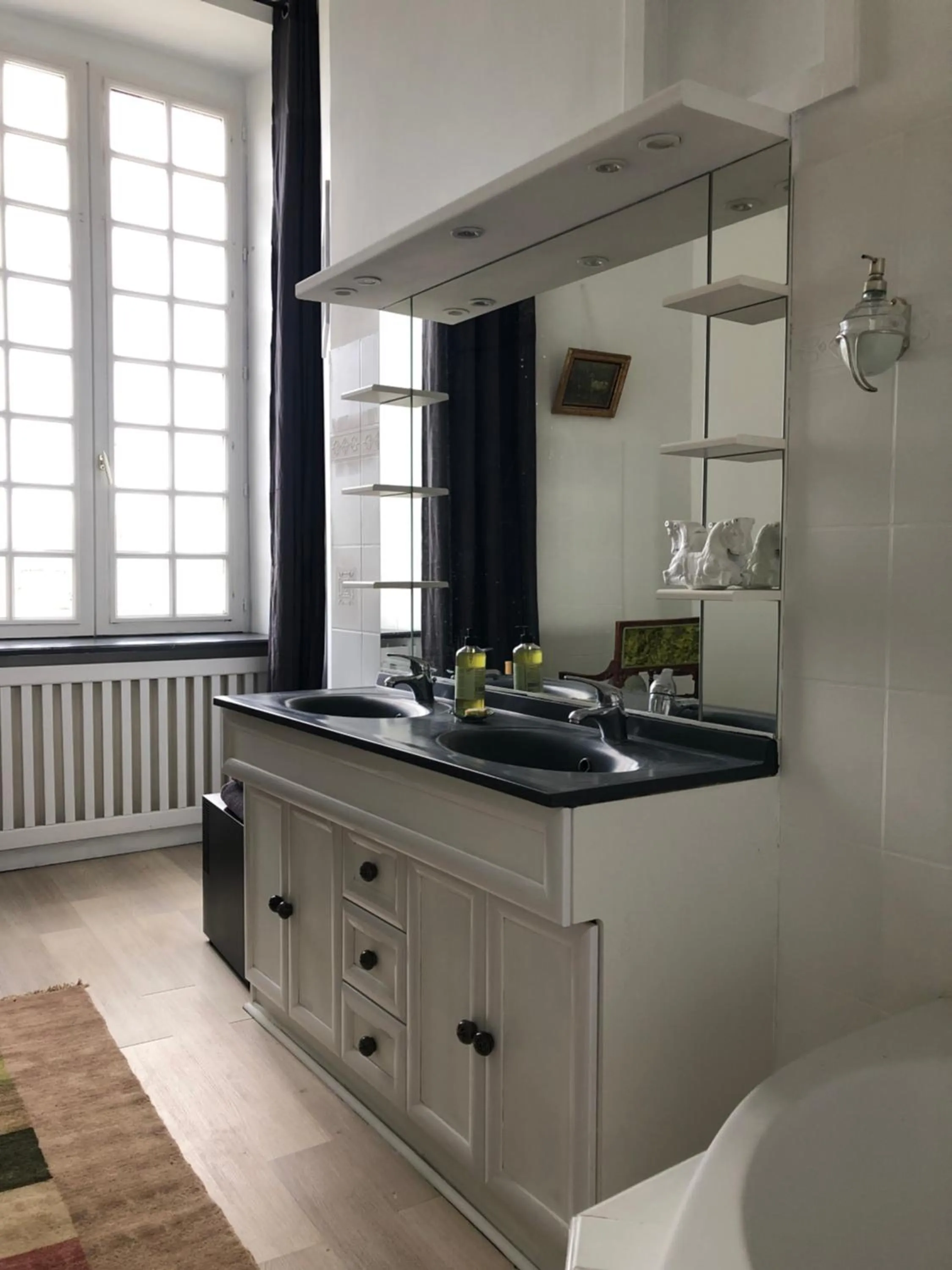 Bathroom in Le Chateau de Claids