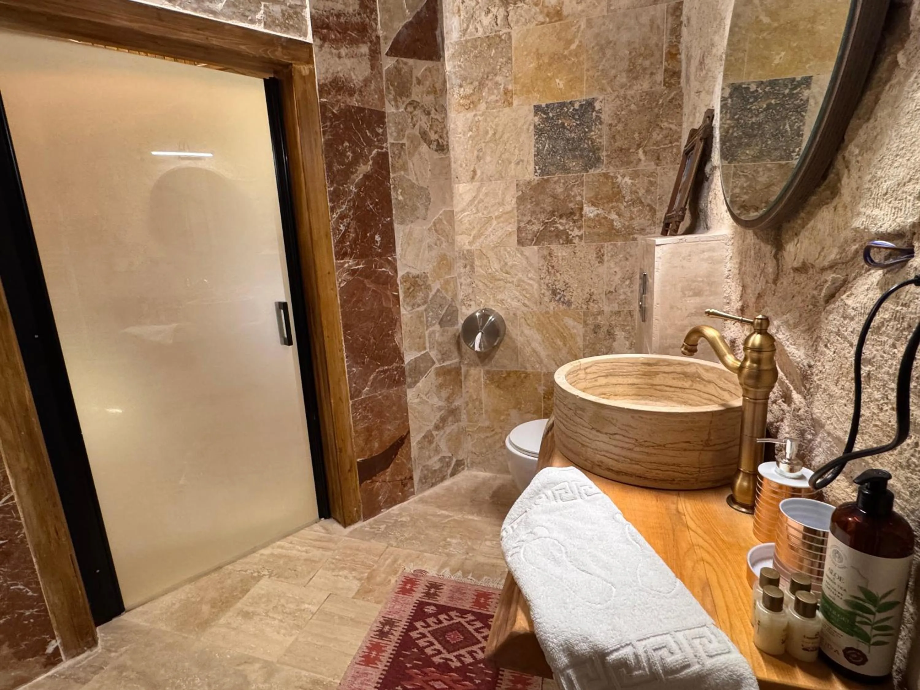 Shower in Ceran Stone House