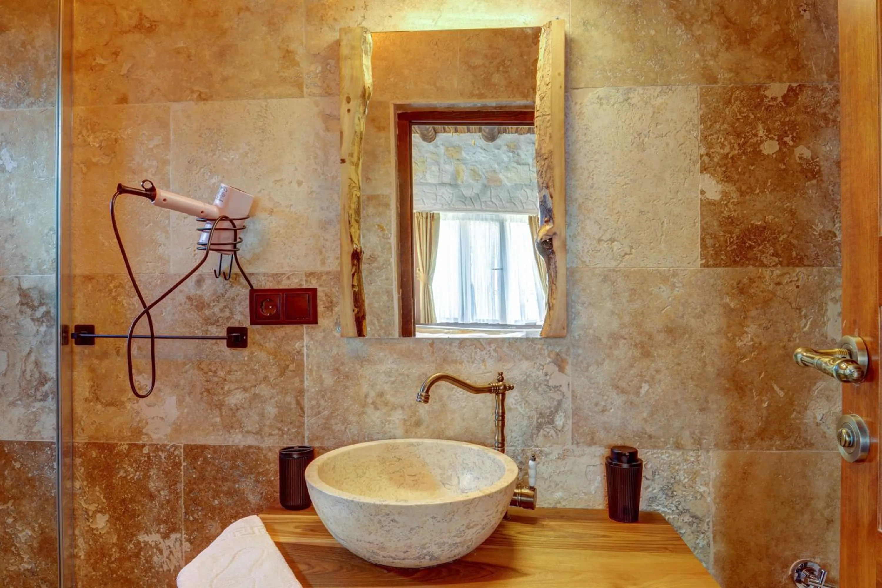 Shower in Ceran Stone House