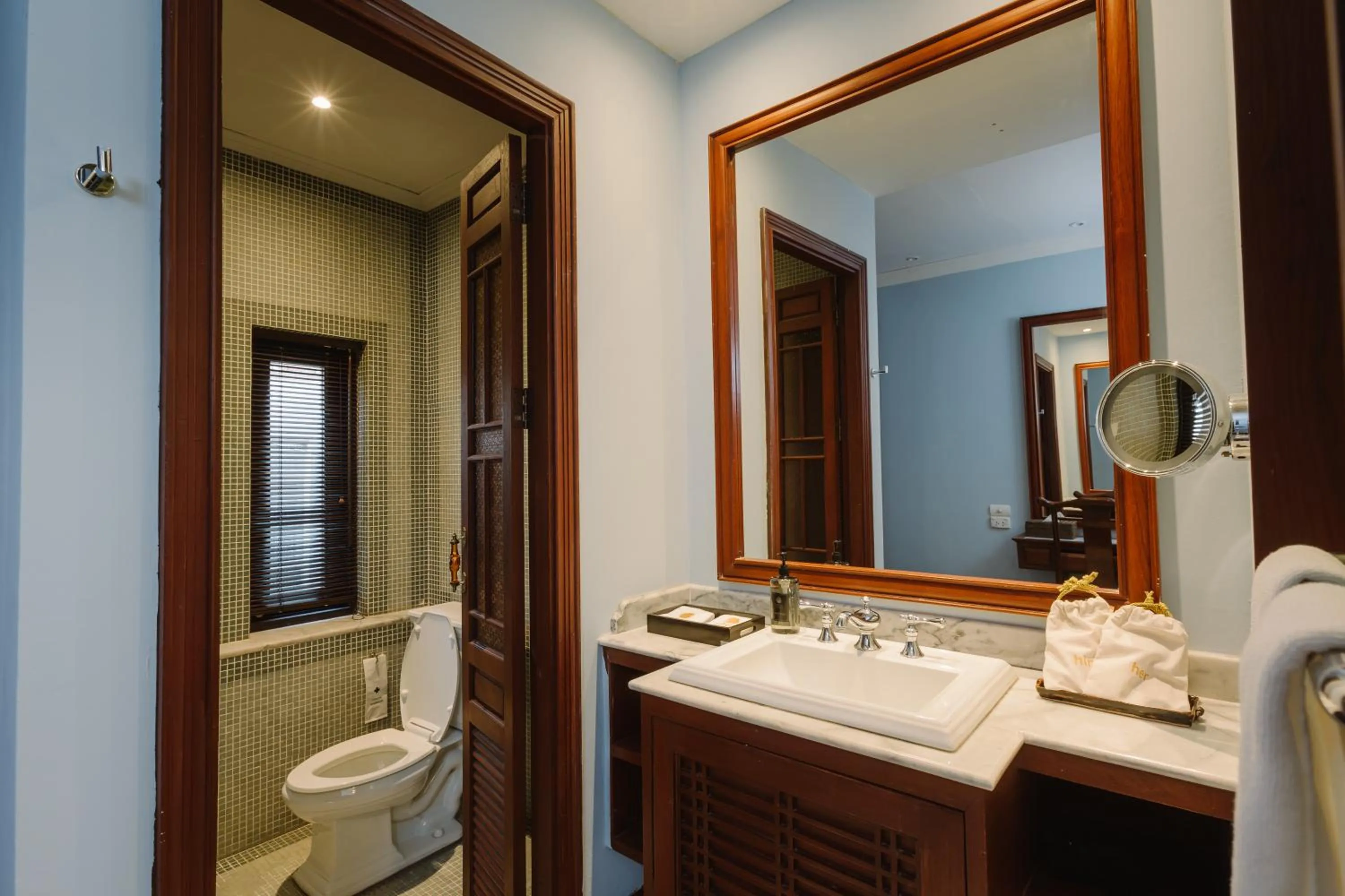 Bathroom in Lunar Mansion Hotel