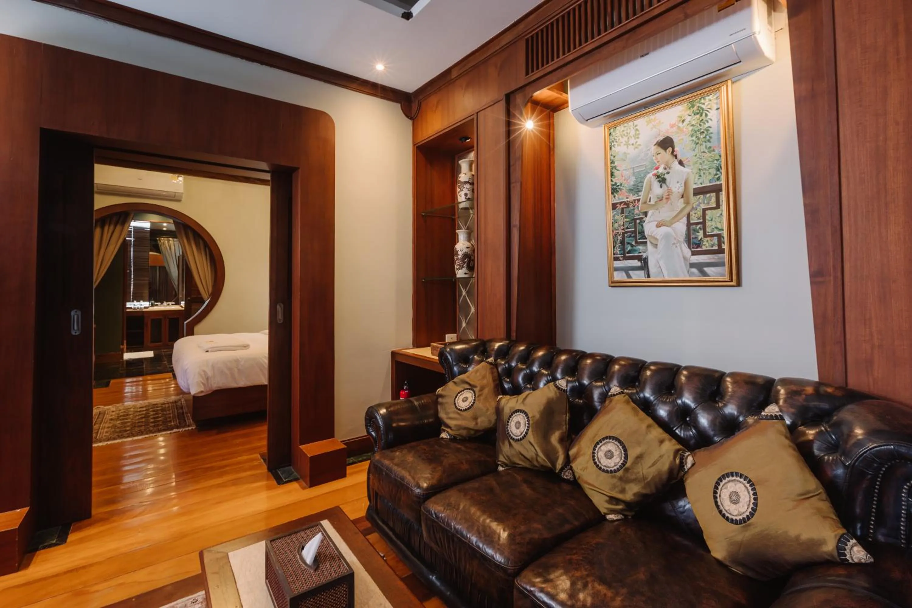 Photo of the whole room, Bed in Lunar Mansion Hotel