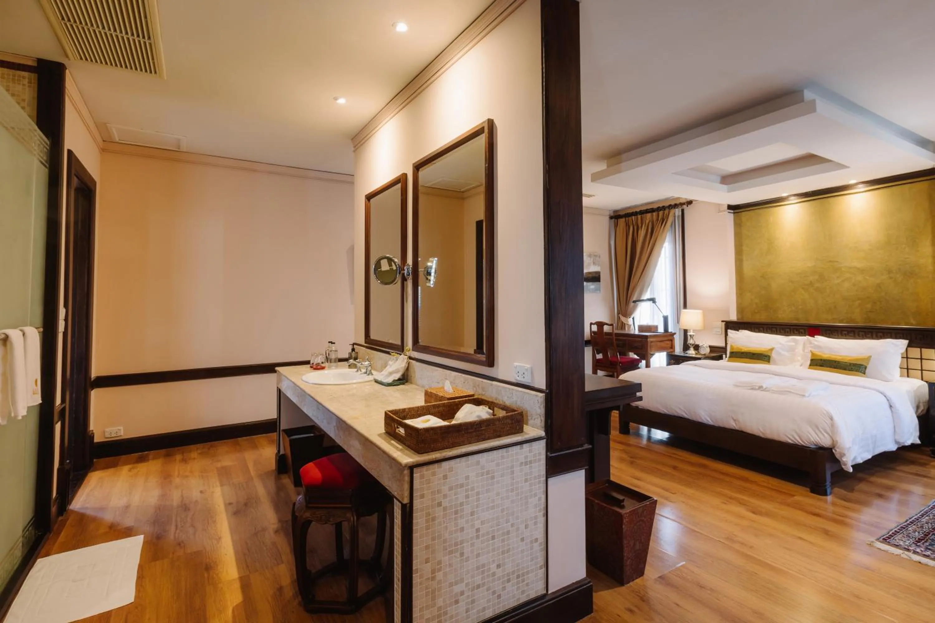 Photo of the whole room, Bed in Lunar Mansion Hotel