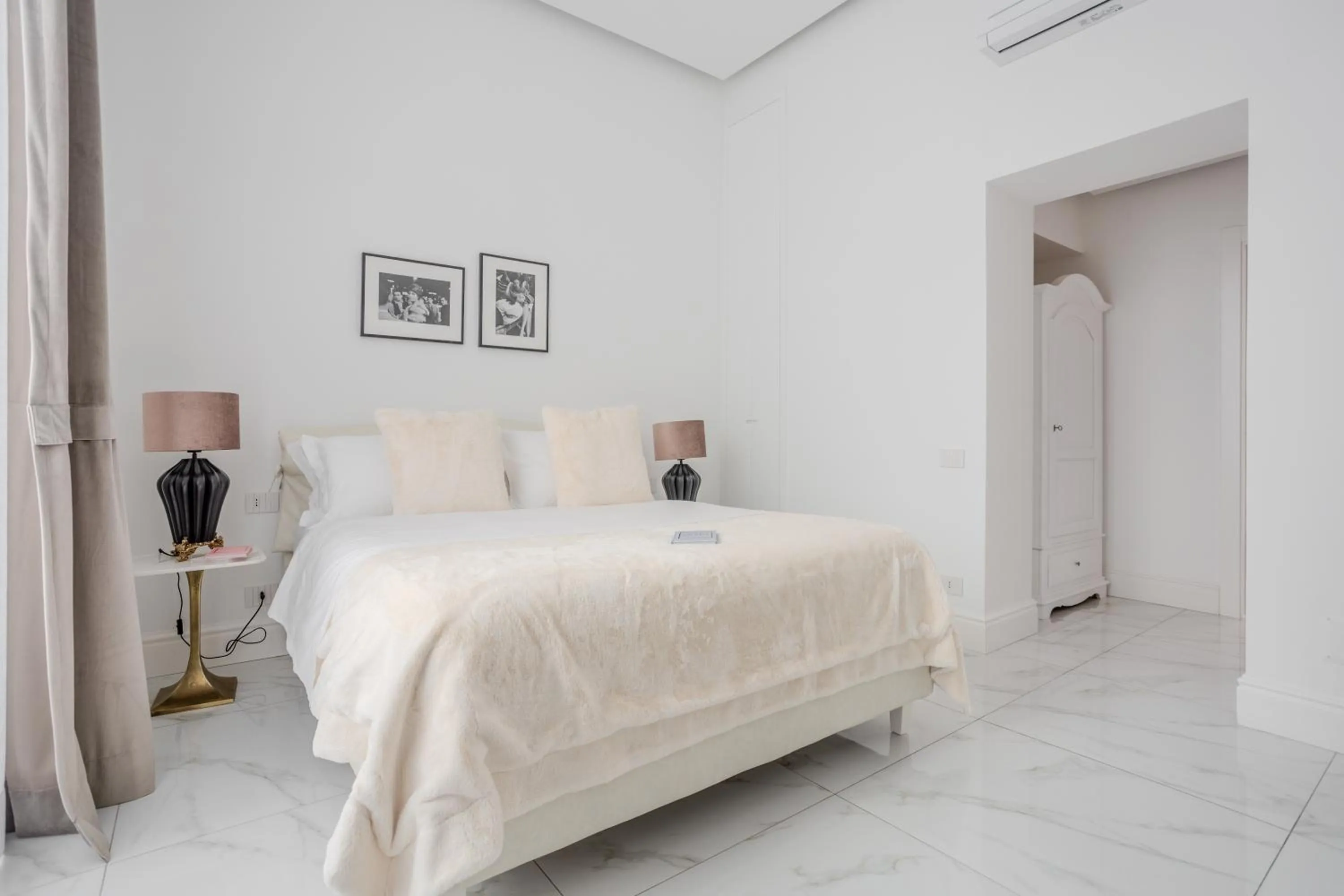 Photo of the whole room, Bed in La Corte dei Mille Luxury