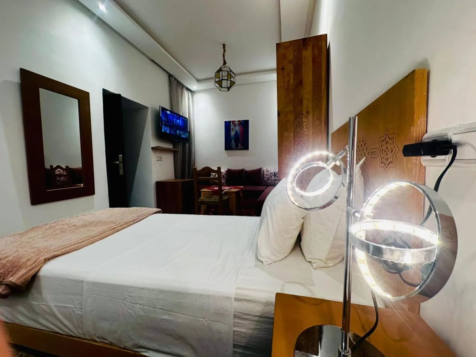 Bed in Riad hotel Cecil