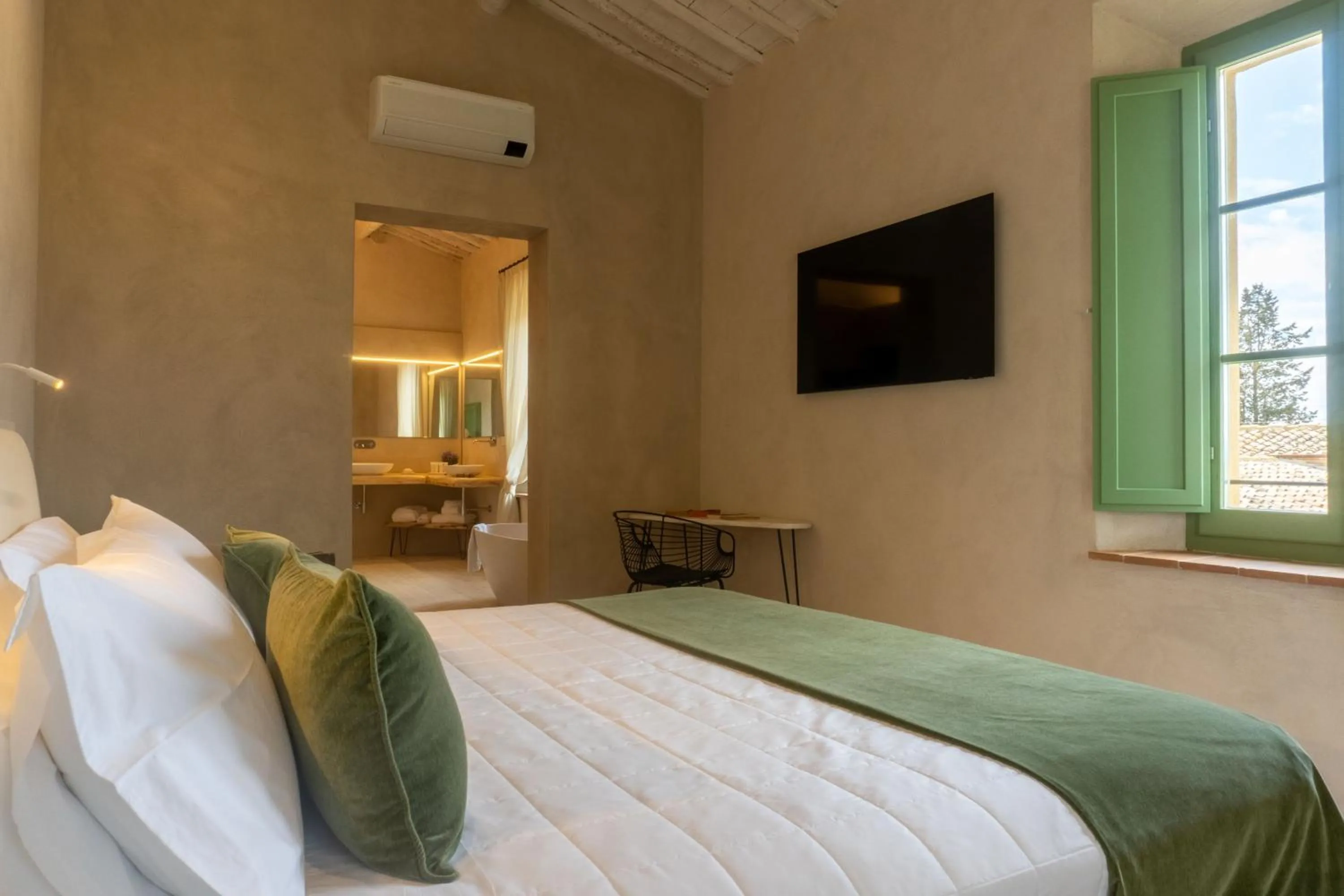 Bed in Tenuta d'Arbia, Siena