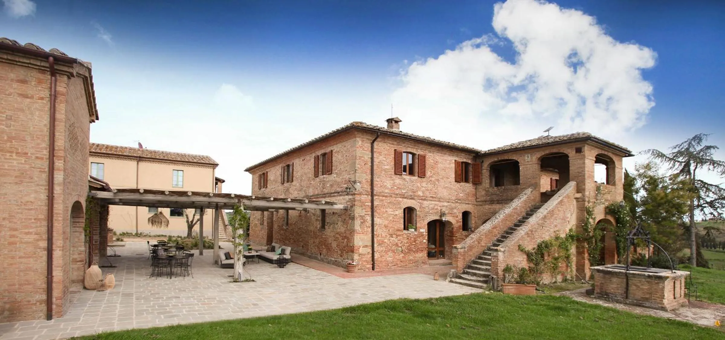 Property building in Tenuta d'Arbia, Siena