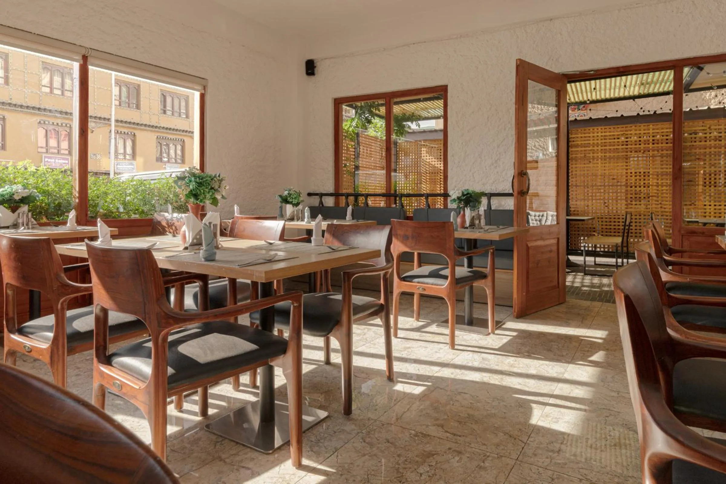 Restaurant/places to eat in Hotel Dralha