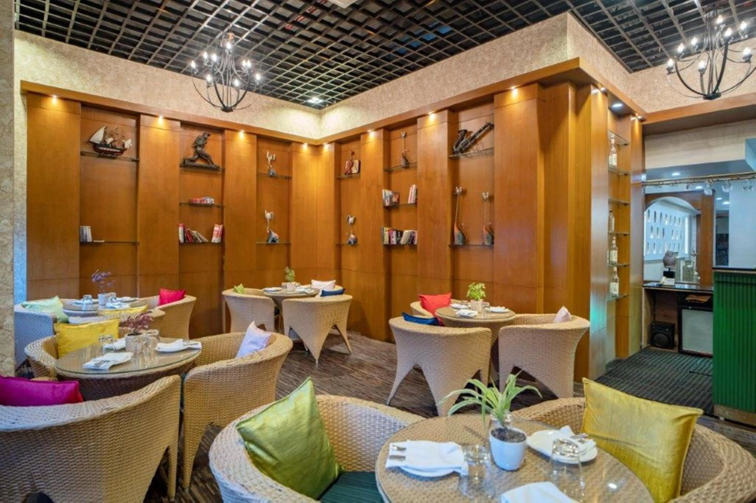 Coffee/tea facilities in Golden Tulip Udaipur