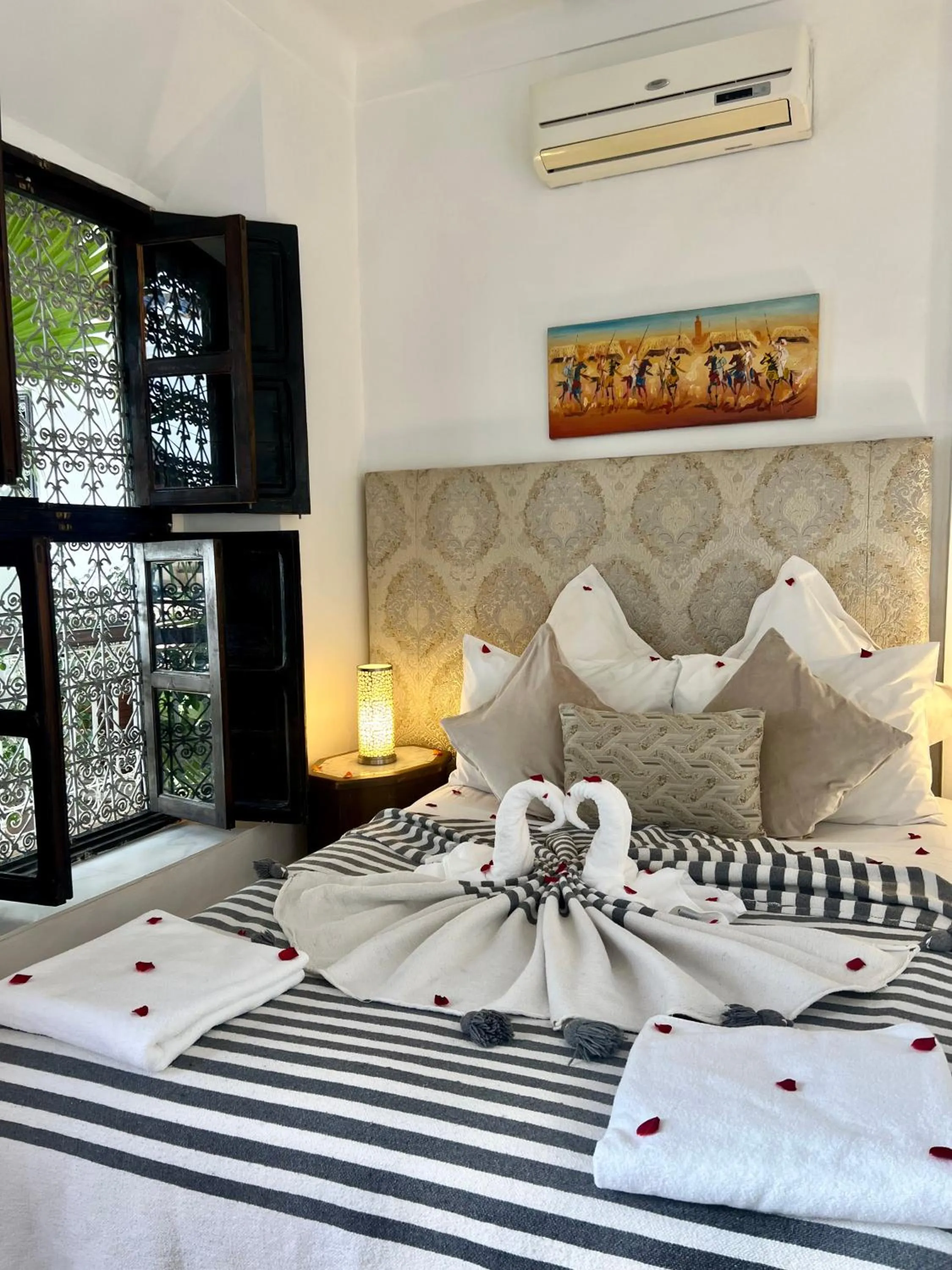 Bedroom, Bed in Riad Jnan El Cadi