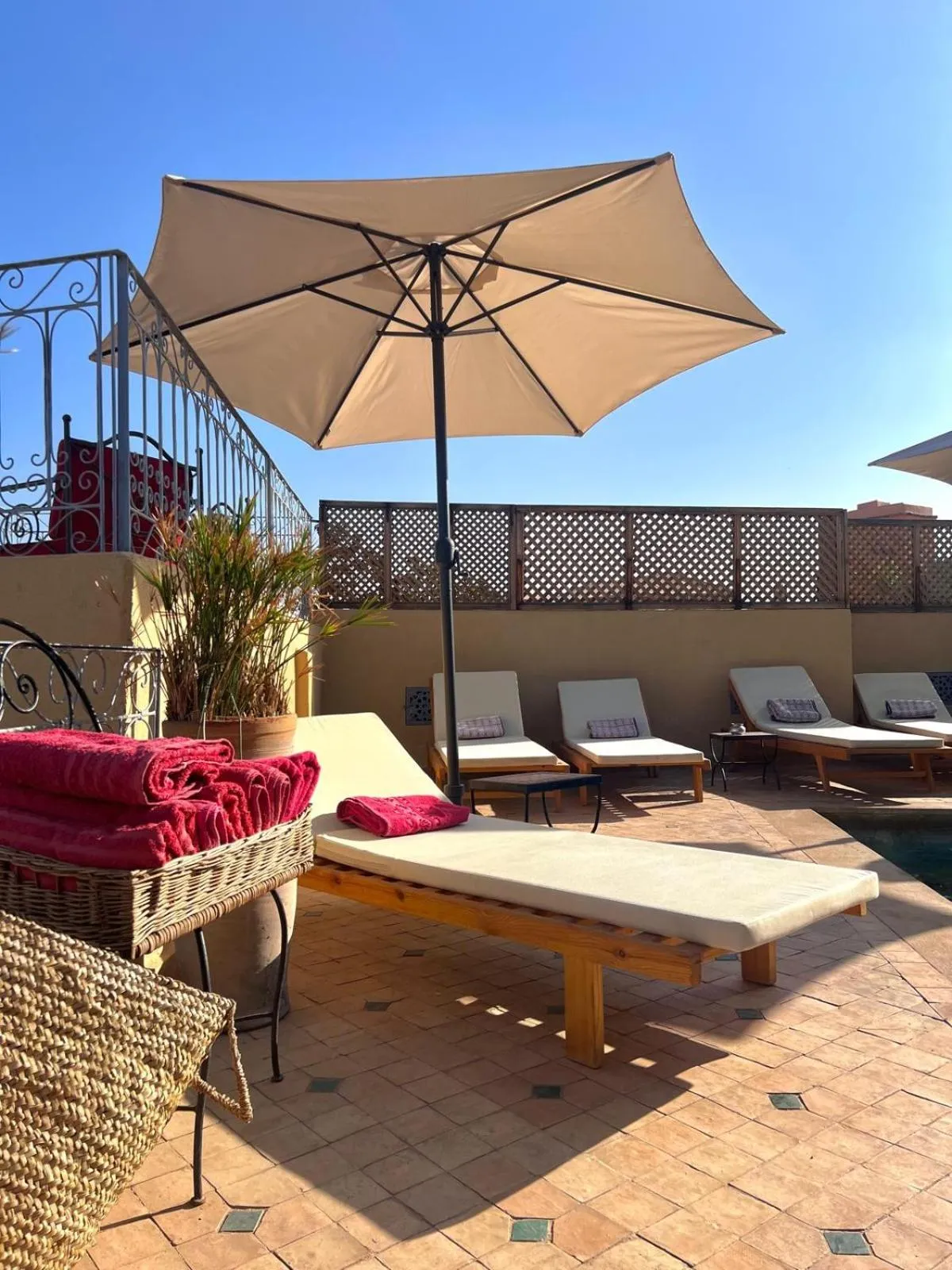 Swimming pool in Riad Jnan El Cadi