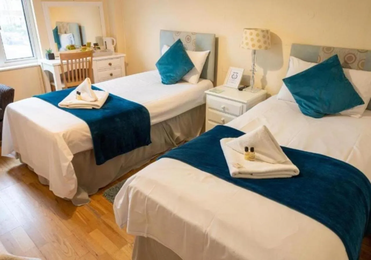 Bedroom, Bed in OYO Lonsdale Guest House