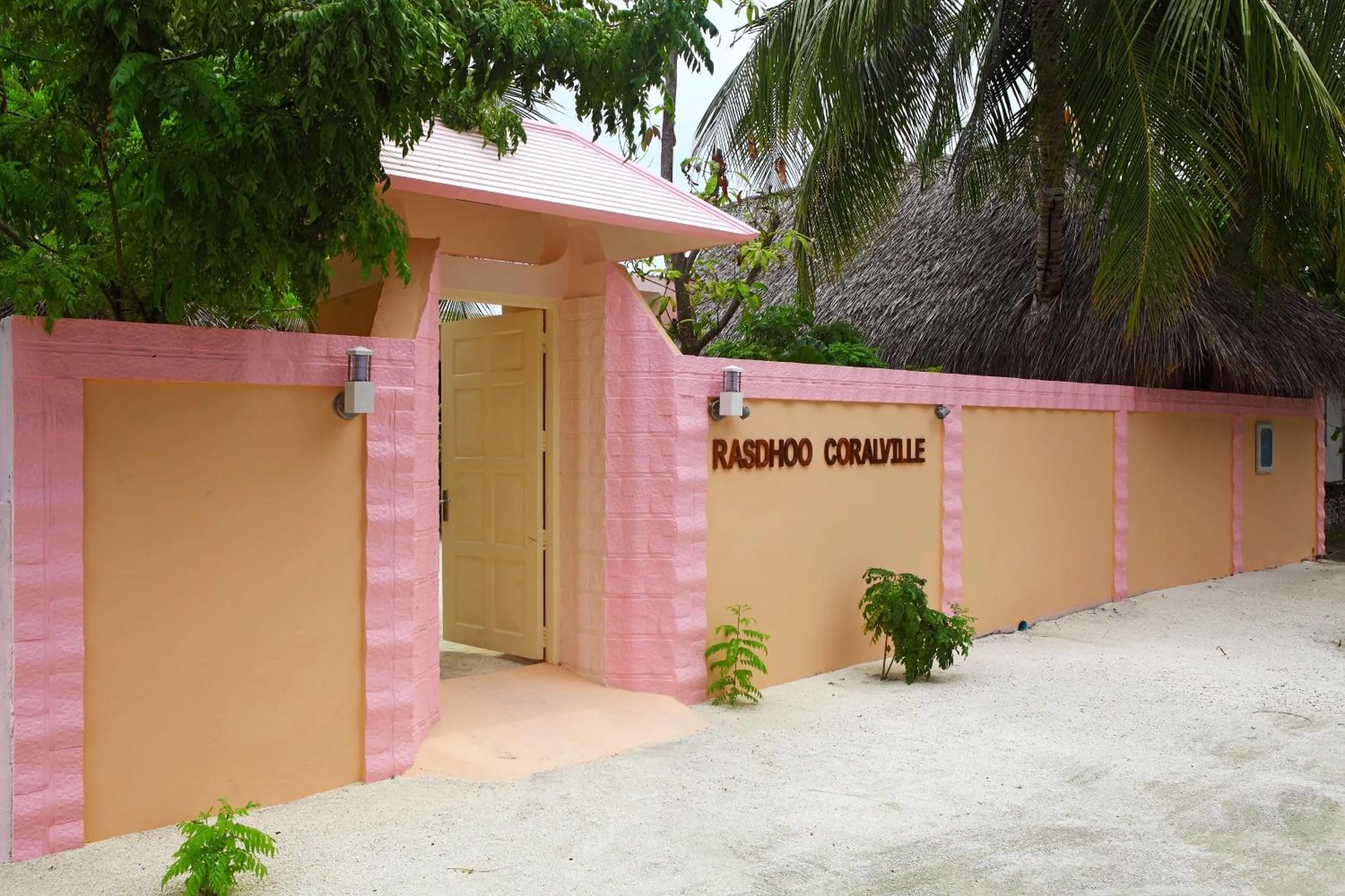 Facade/entrance in Rasdhoo Coralville