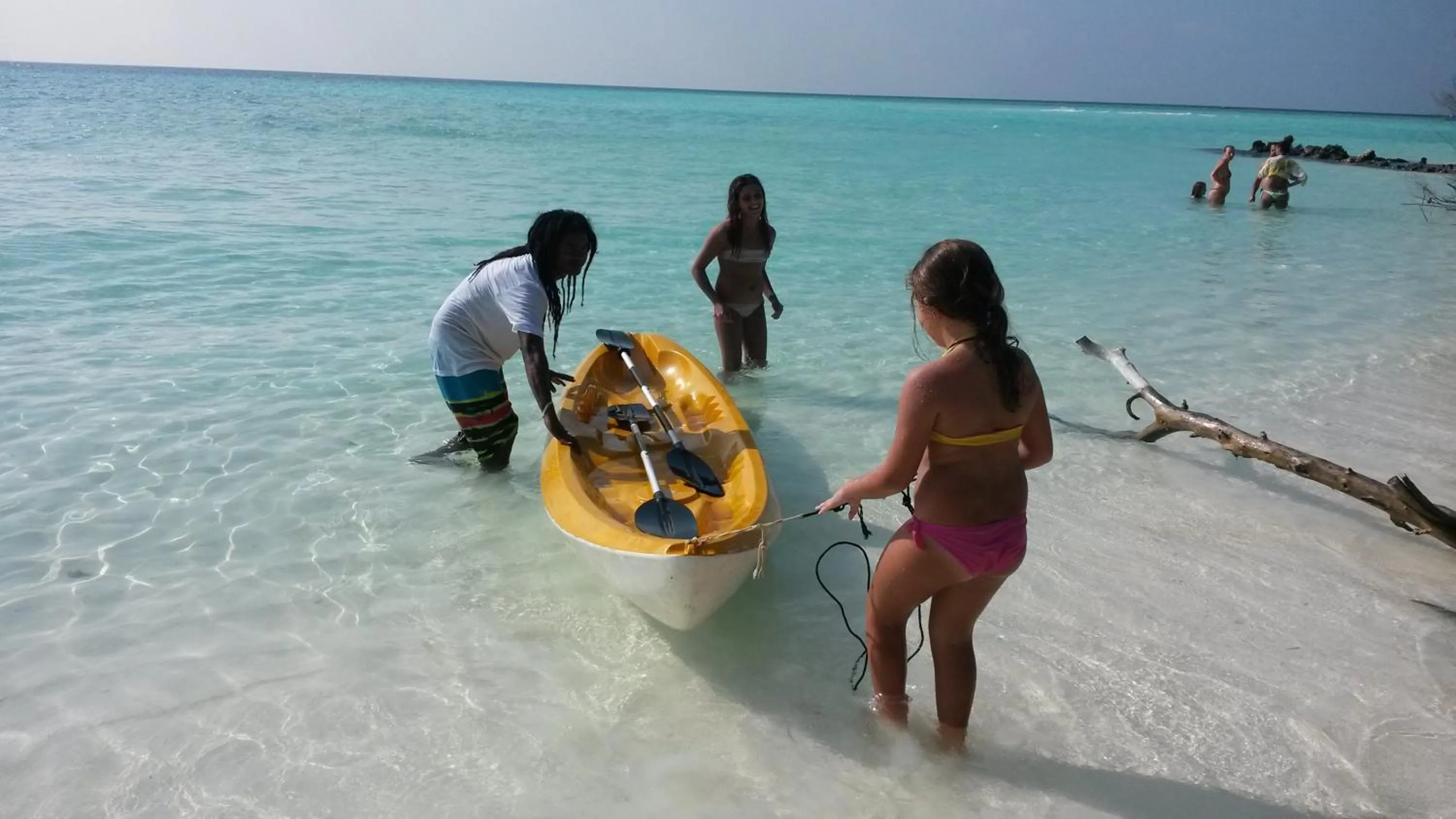 Beach in Rasdhoo Coralville