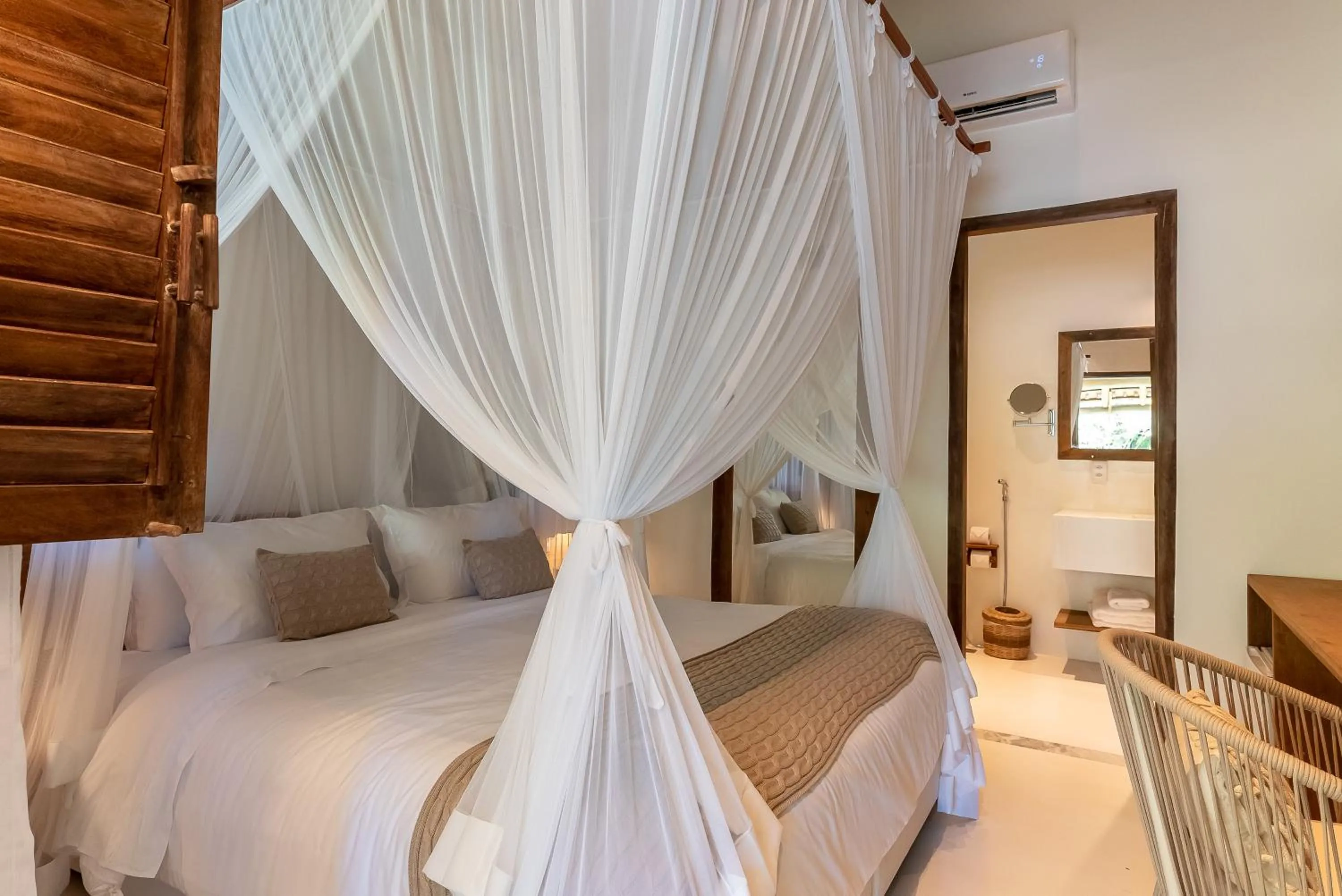 Bed in Hotel Vila São João